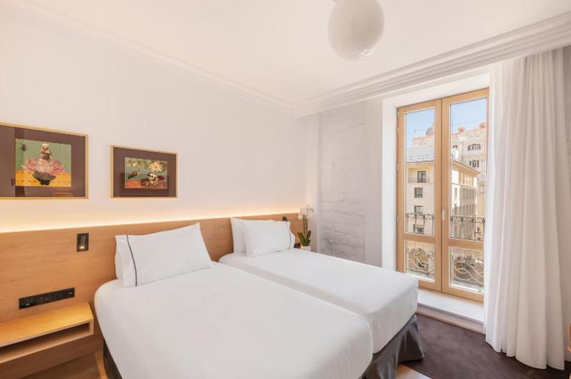 Deluxe Room with Views