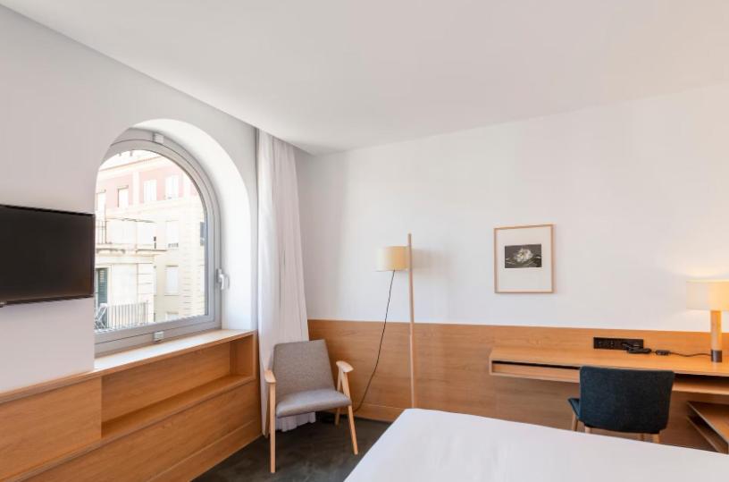 Deluxe Room with Views