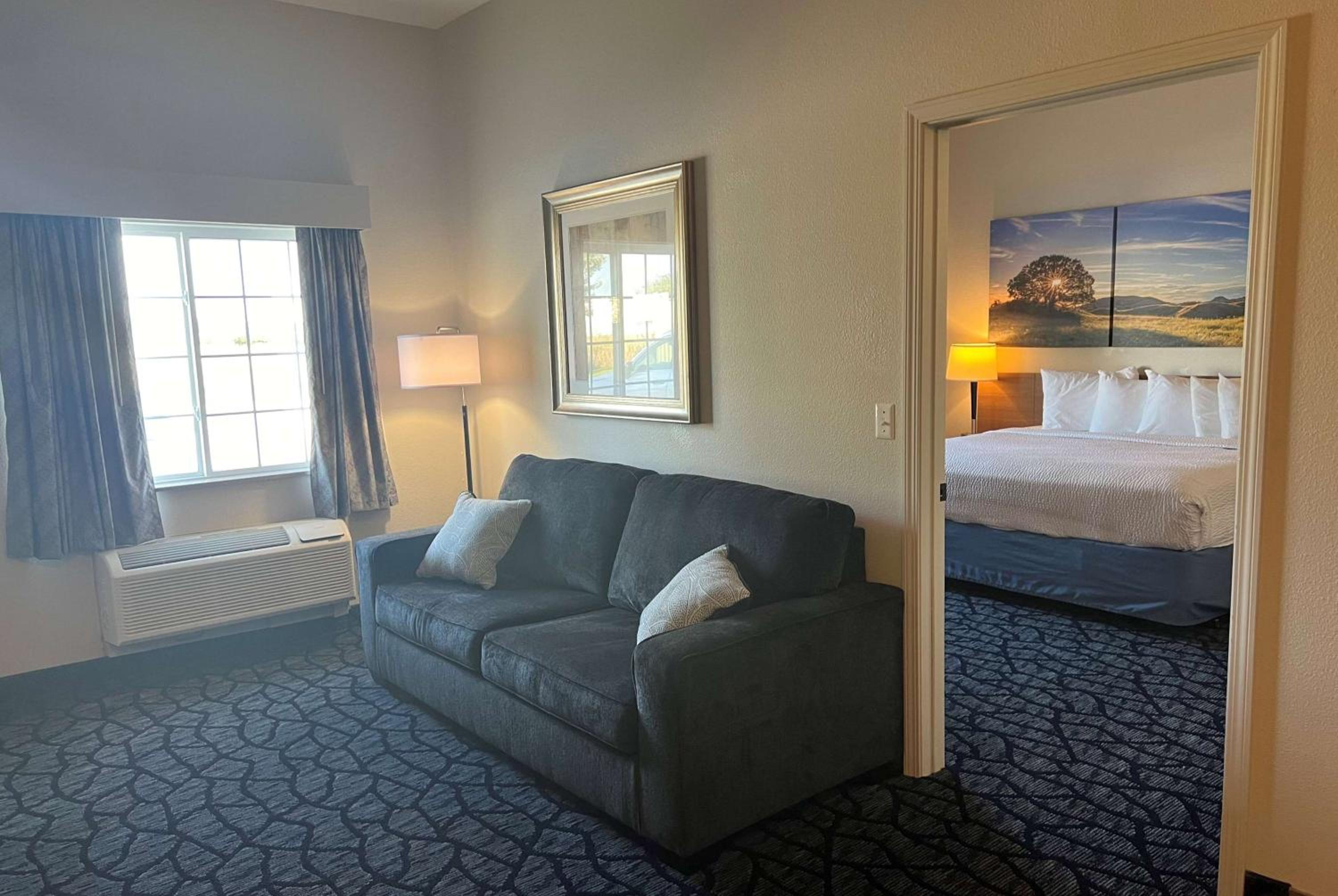King Suite with Kitchen - Non-Smoking