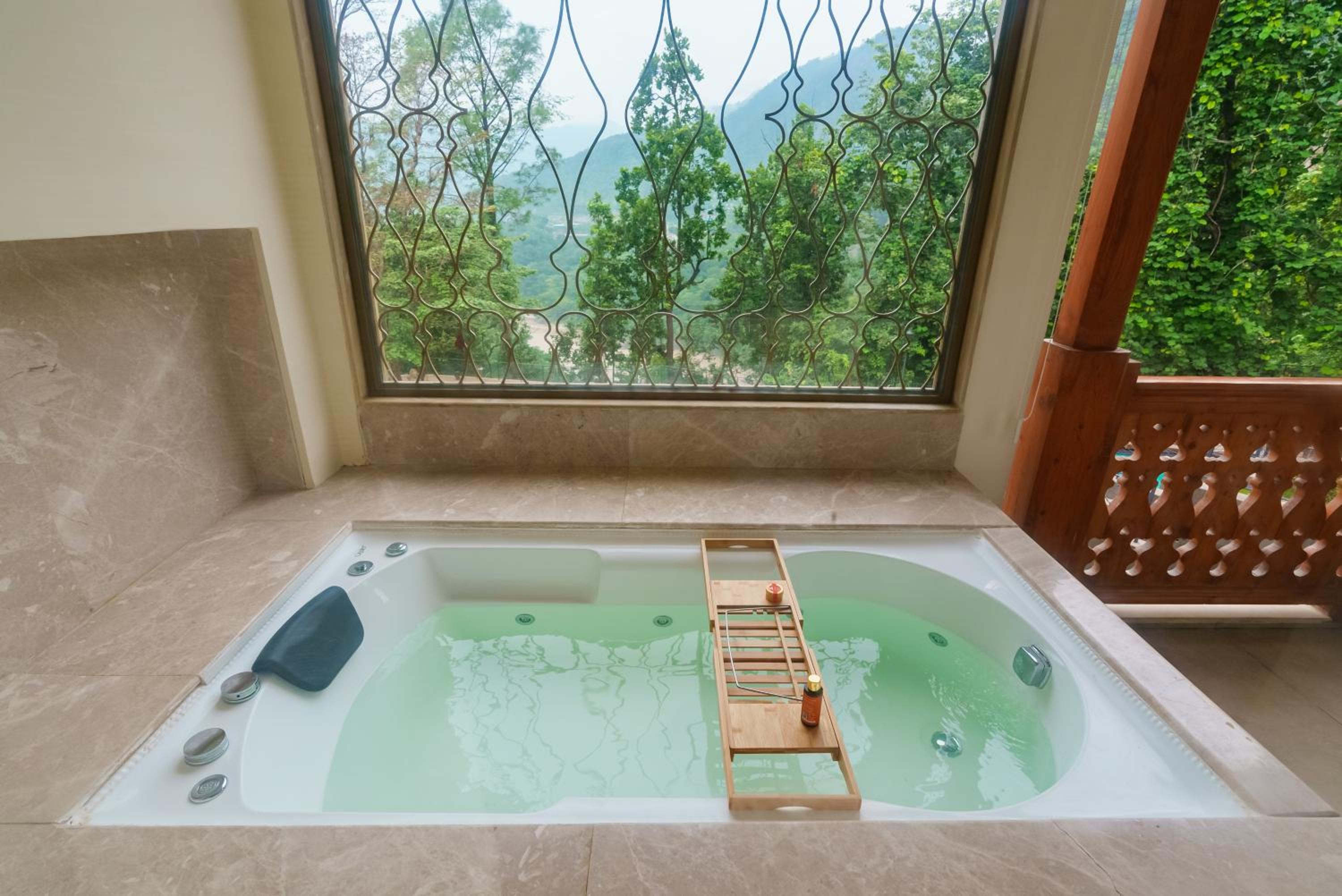 Signature Family Suite - Photo 3