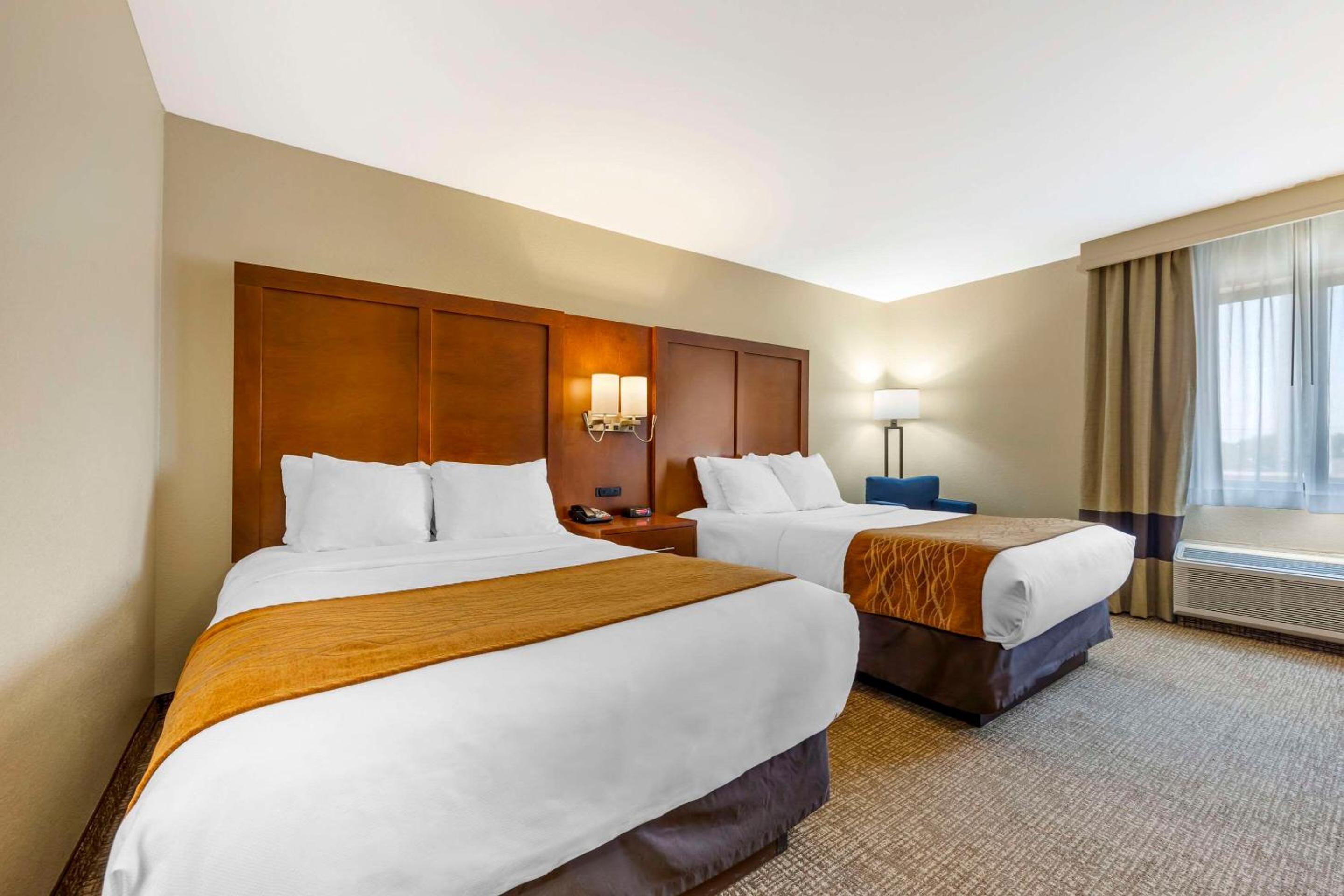 Double Room with Two Double Beds - Photo 1