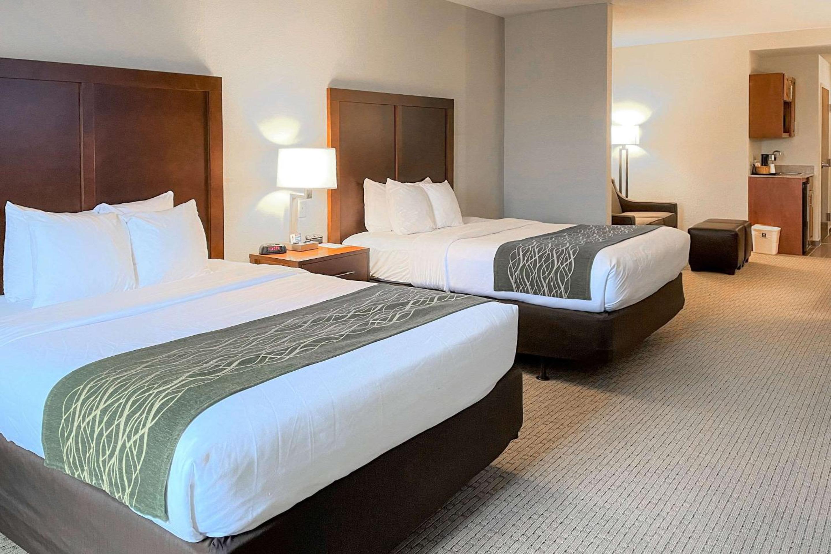 Suite with Two Queen Beds - Accessible/Non-Smoking photo 1