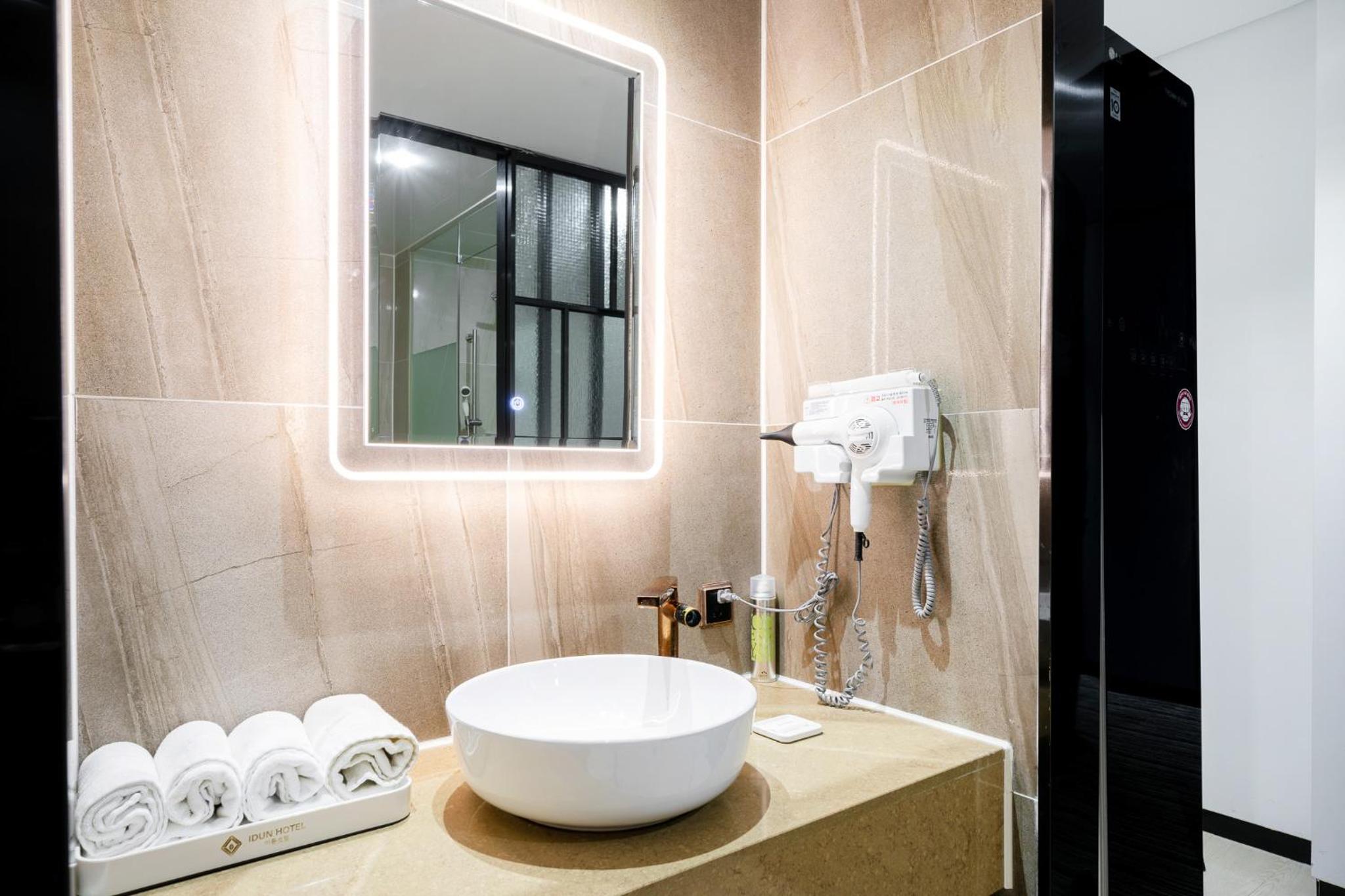 Standard Double Room - Photo 2