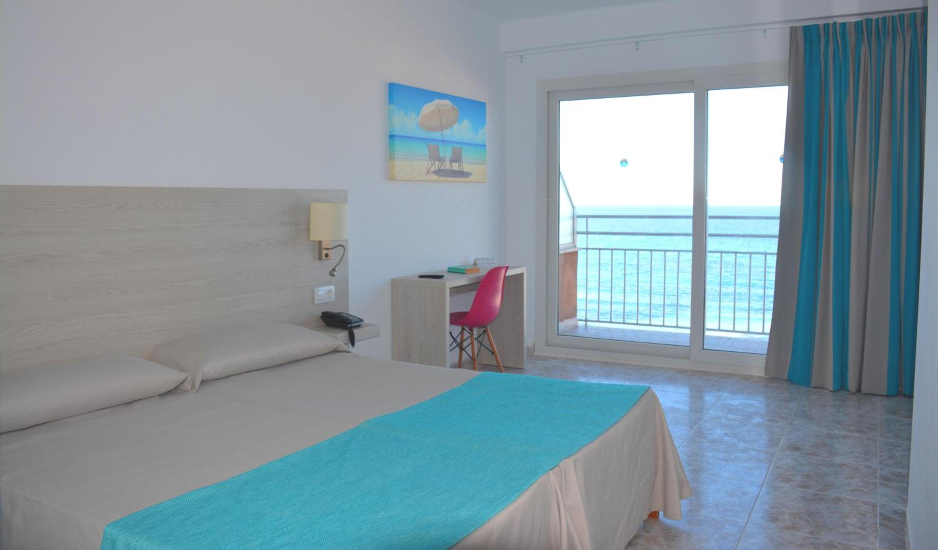 One-Bedroom Apartment with Sea View