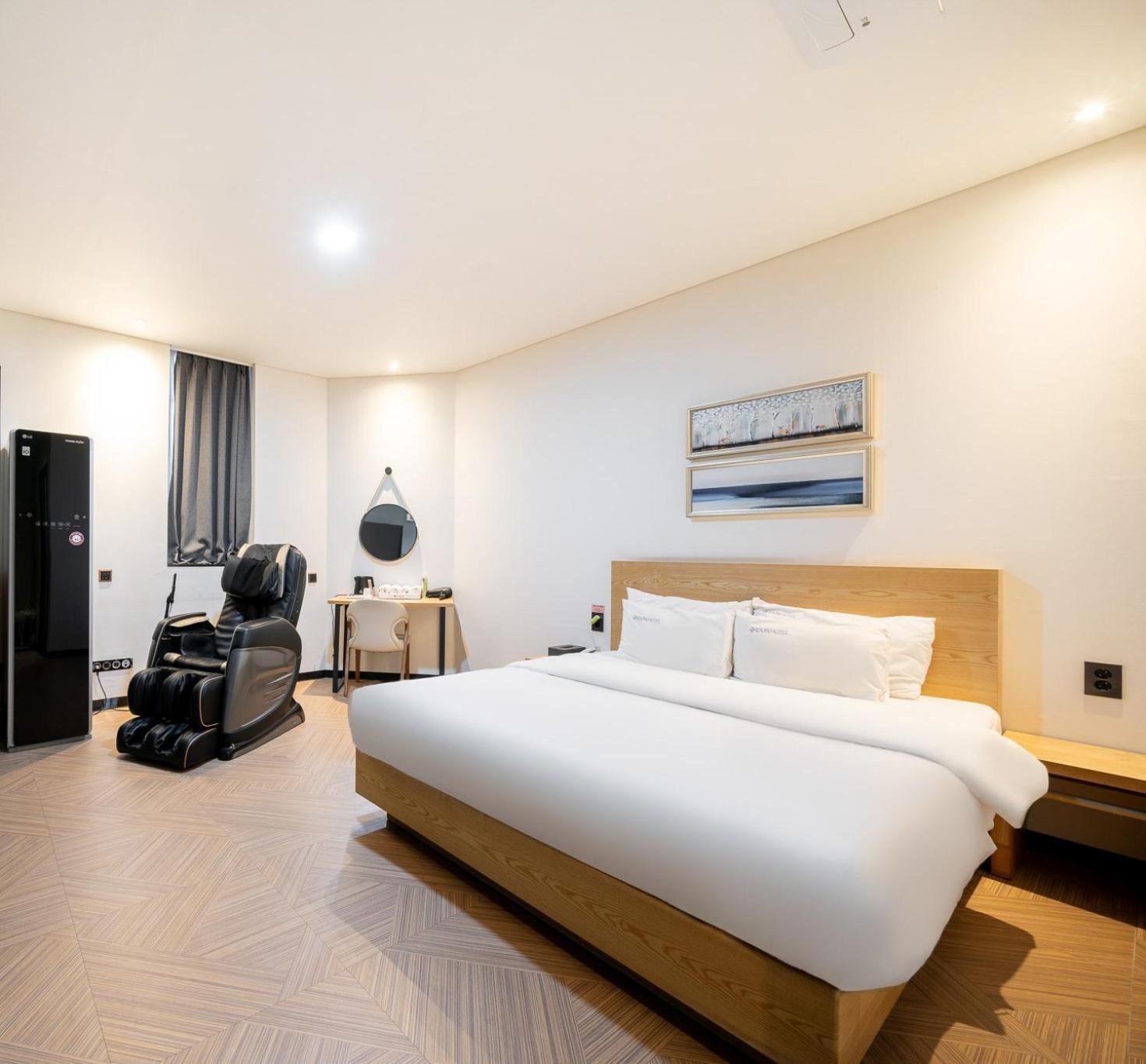 Deluxe Double Room - Photo 1