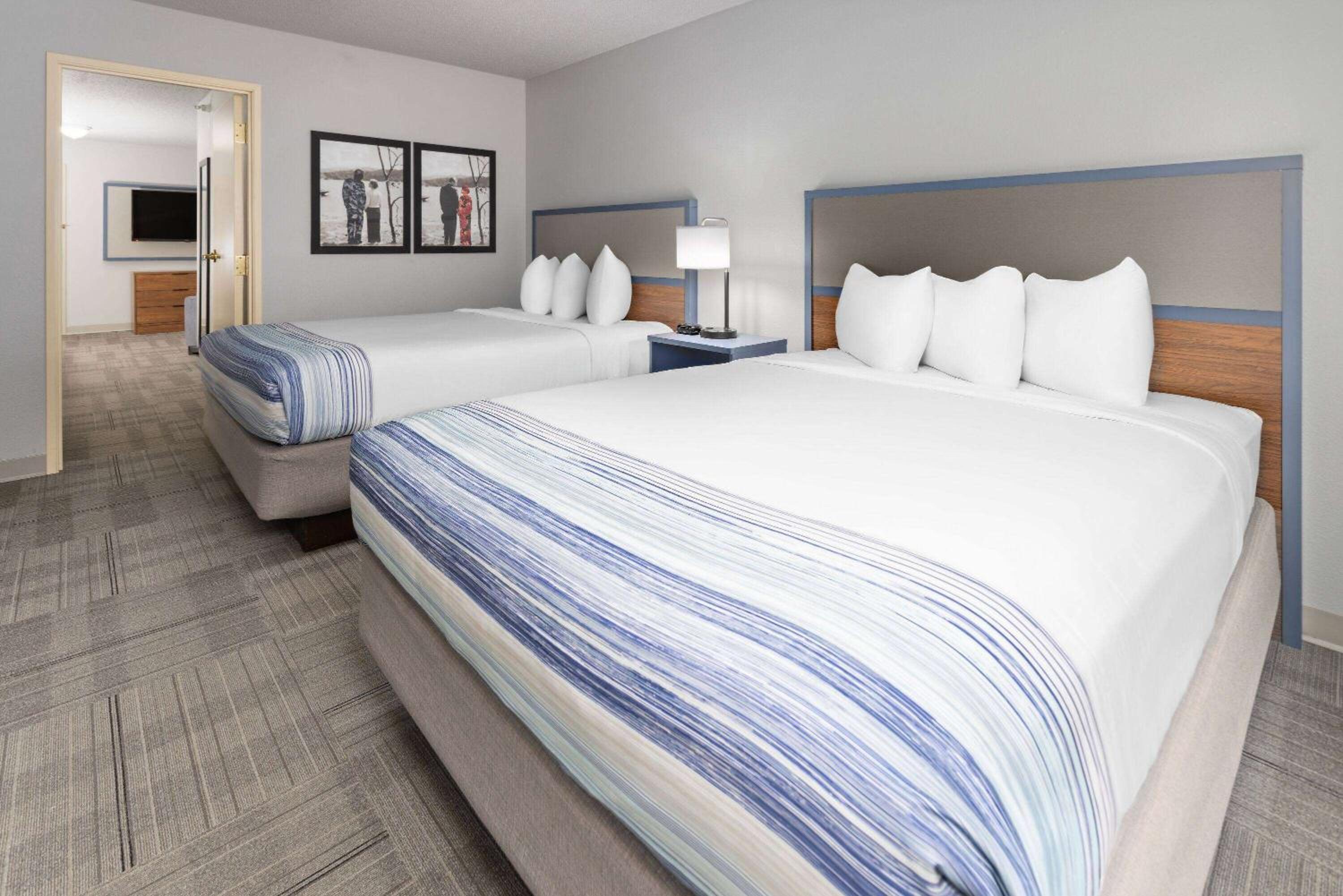 One-Bedroom Suite with Two Queen Beds - Non-Smoking - Photo 1