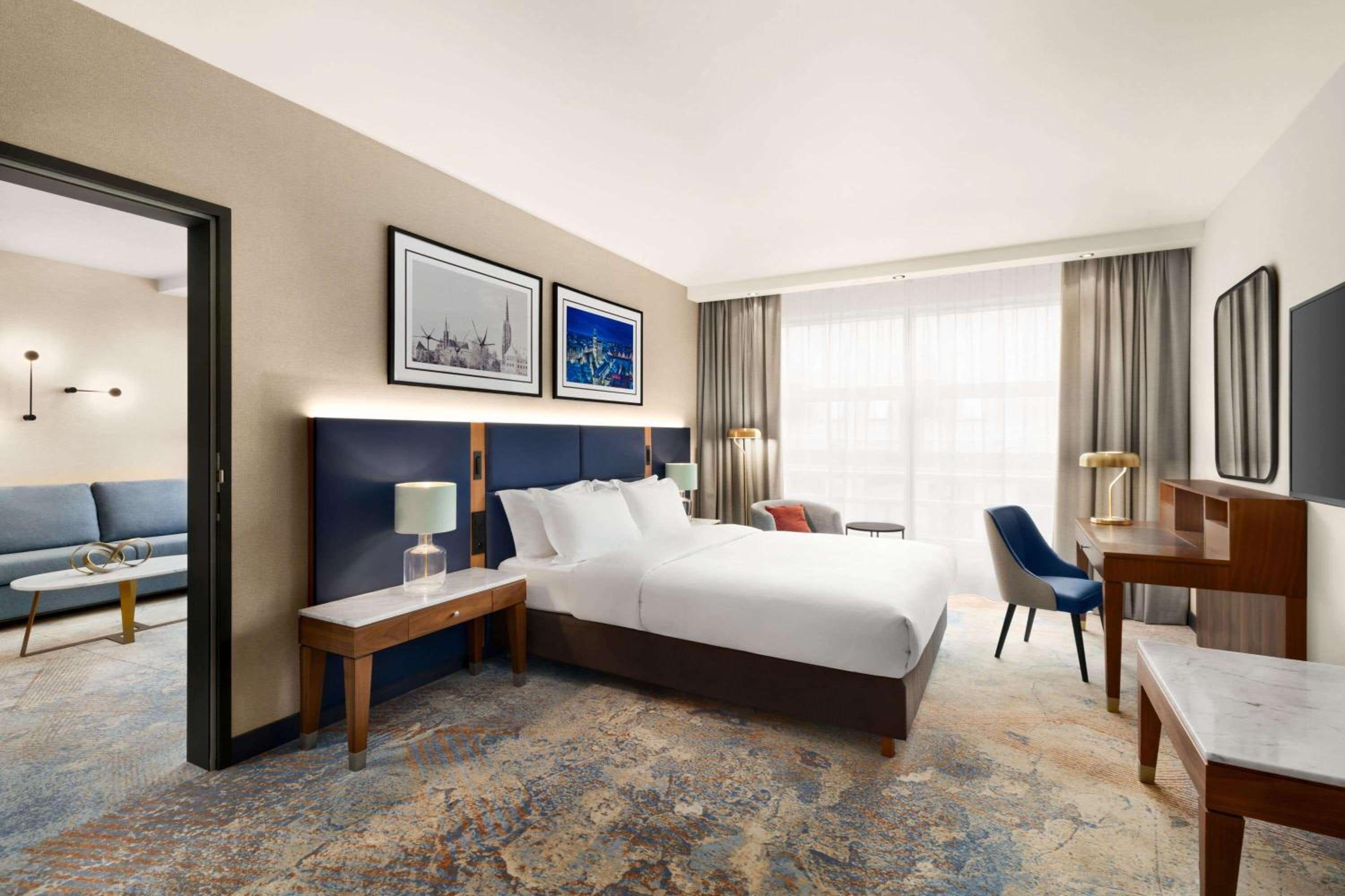 Premium King Room - Photo 1