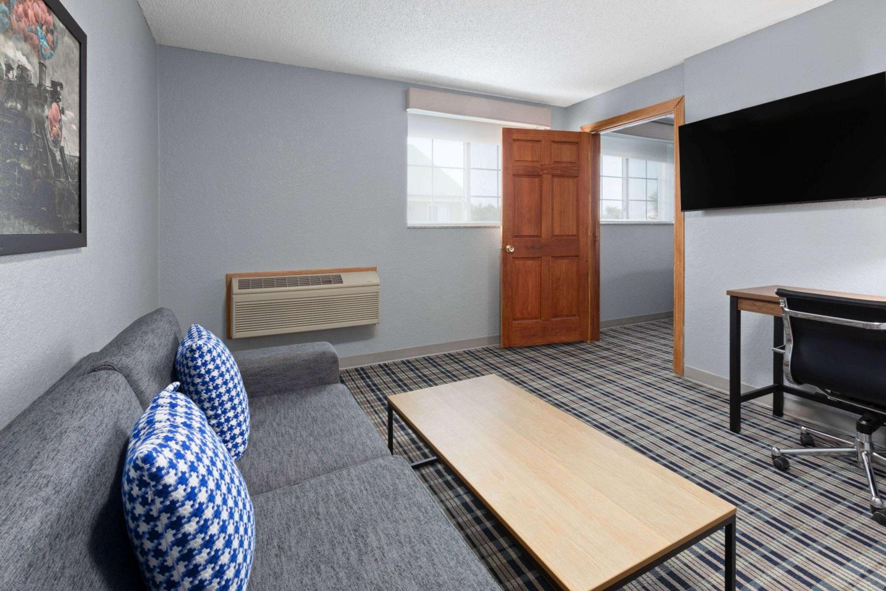 One-Bedroom Suite with Two Queen Beds, Non-Smoking photo 1