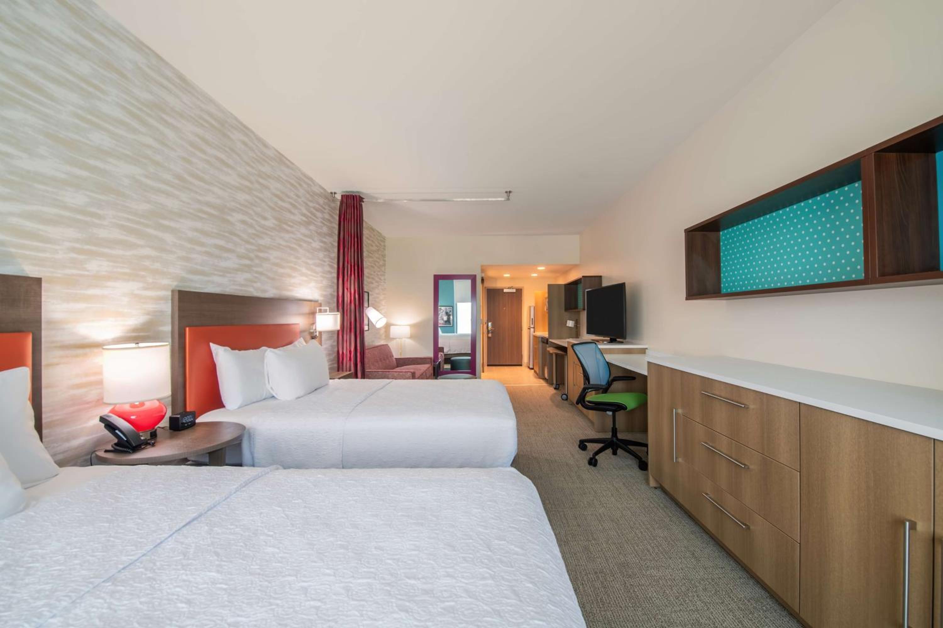 Studio Suite with Two Queen Beds - Photo 2