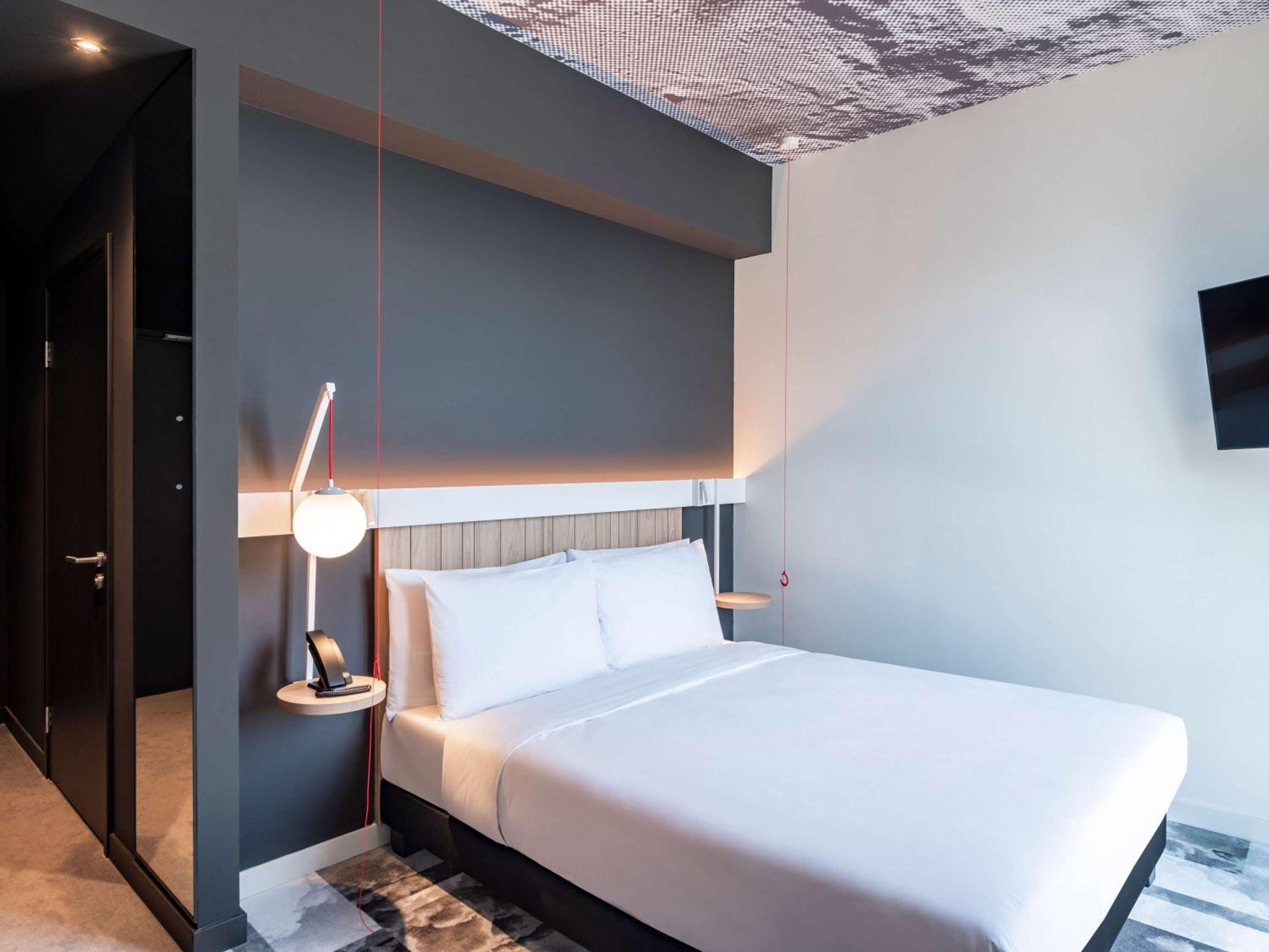 Standard Double Room - Mobility Accessible - Photo 2