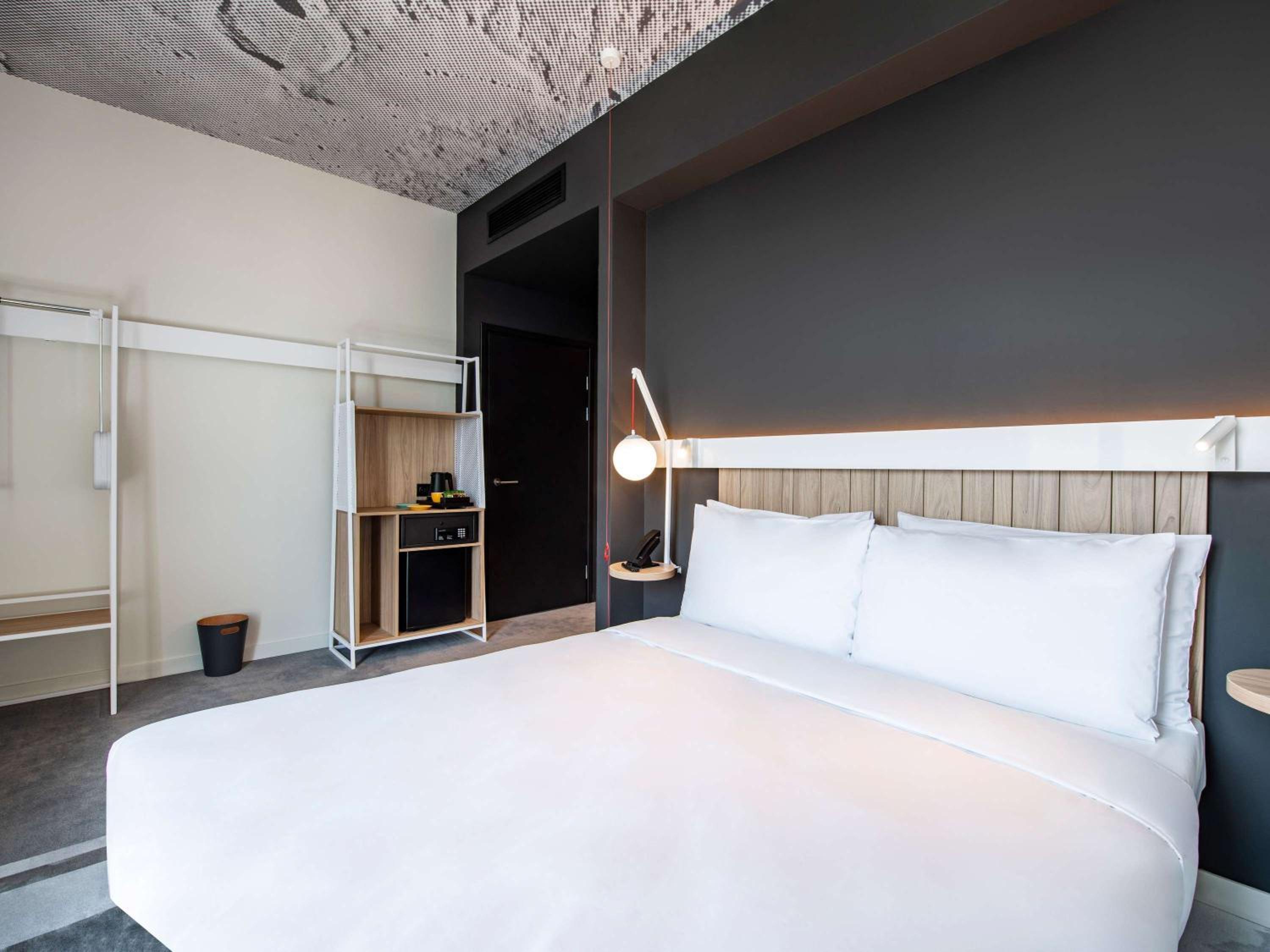 Standard Double Room - Mobility Accessible - Photo 3