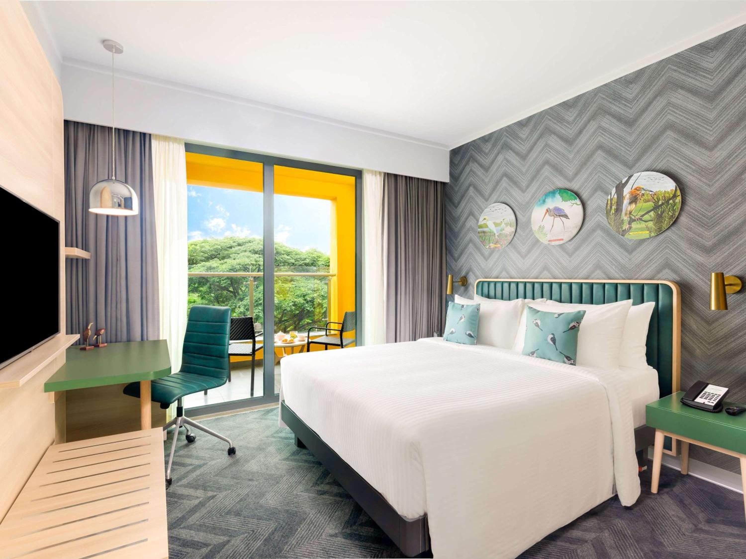 Superior Queen Suite with Balcony  with 10% discount on SPA,Happy Hours 1+1 on IMFL at Flamingo Bar, Early checkin & Late Checkout (Subject to Availability) - Photo 6