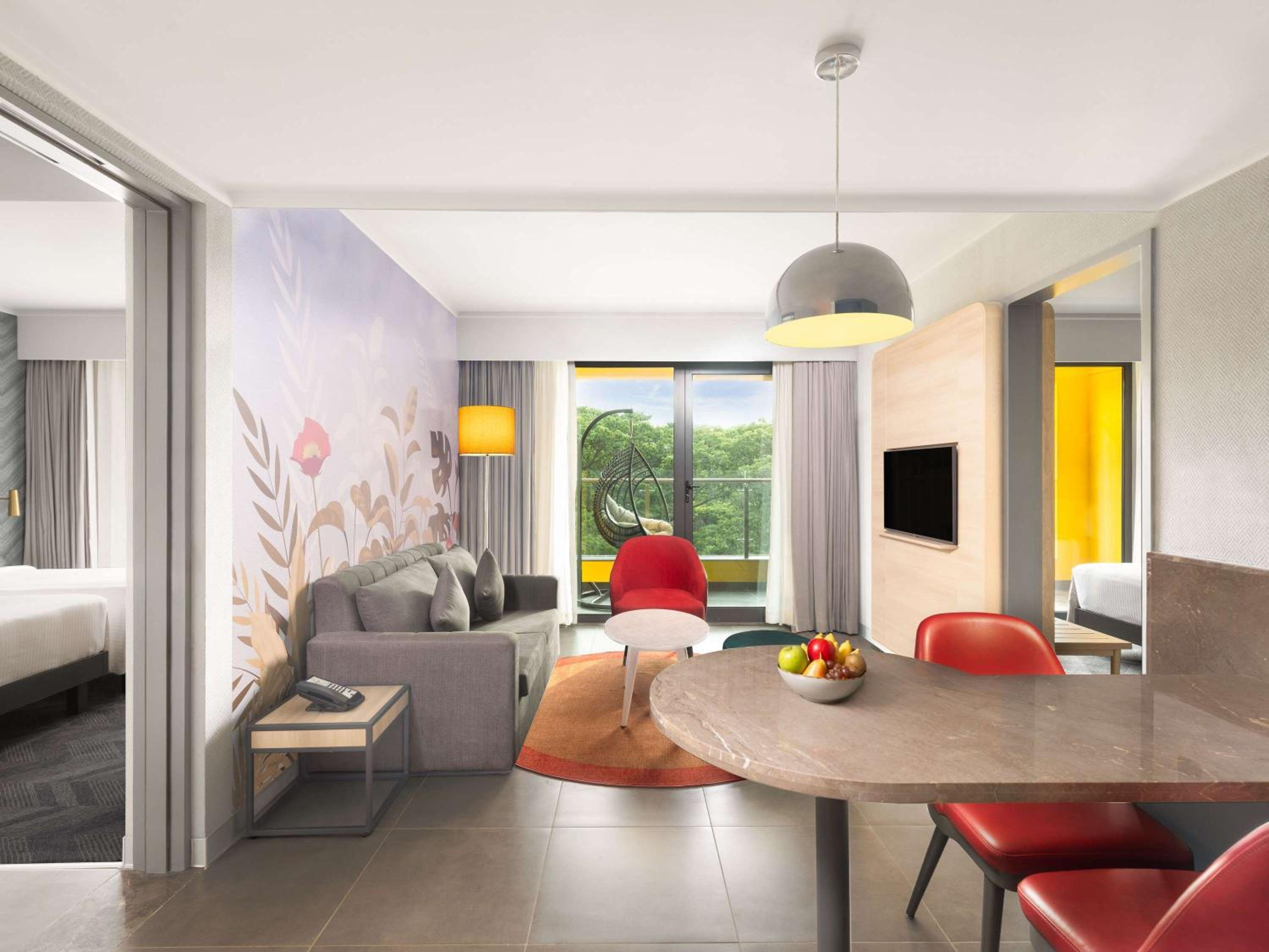 Superior Queen Suite with Balcony  with 10% discount on SPA,Happy Hours 1+1 on IMFL at Flamingo Bar, Early checkin & Late Checkout (Subject to Availability) - Photo 5
