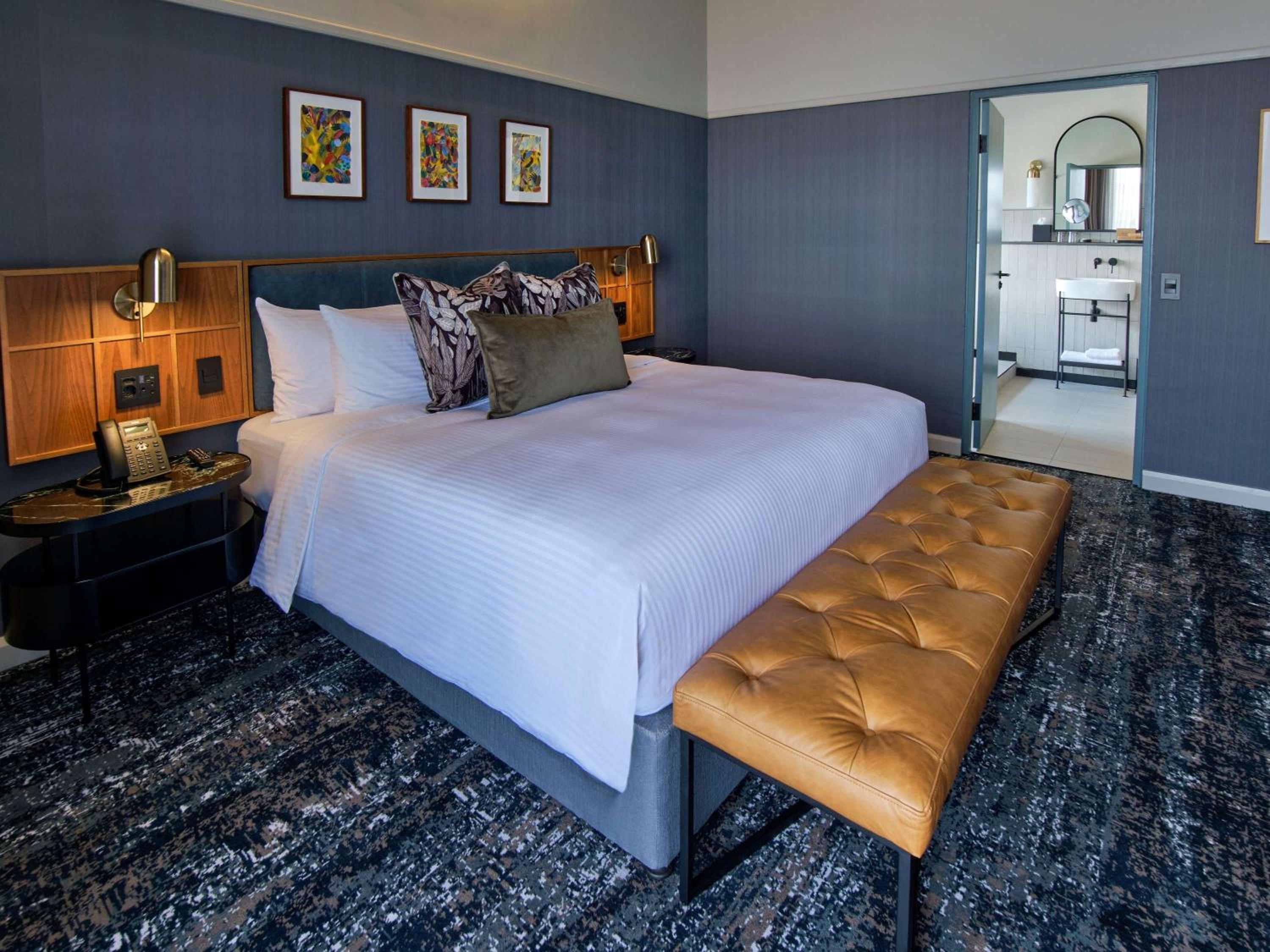Headliner Suite