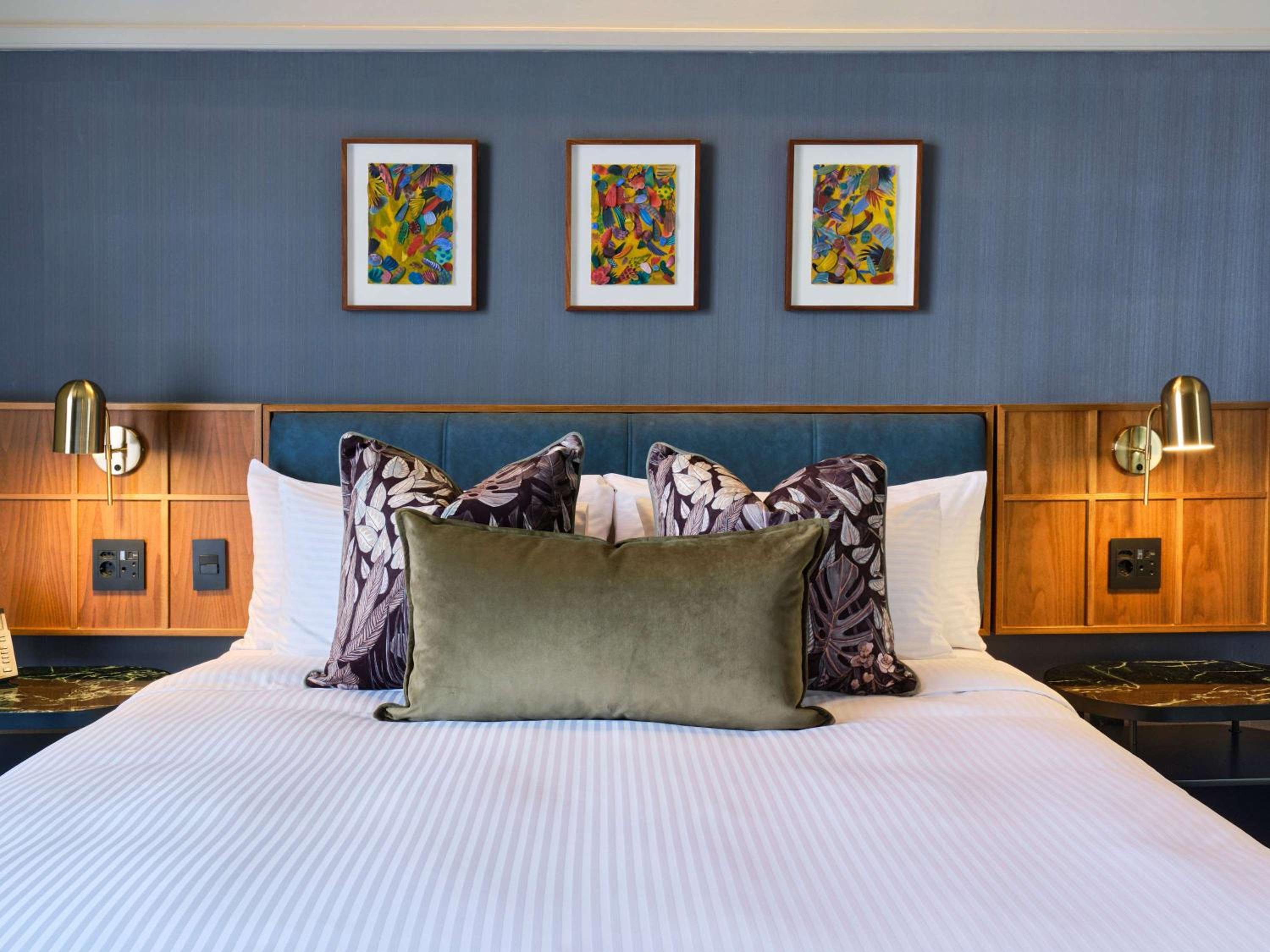 Headliner Suite