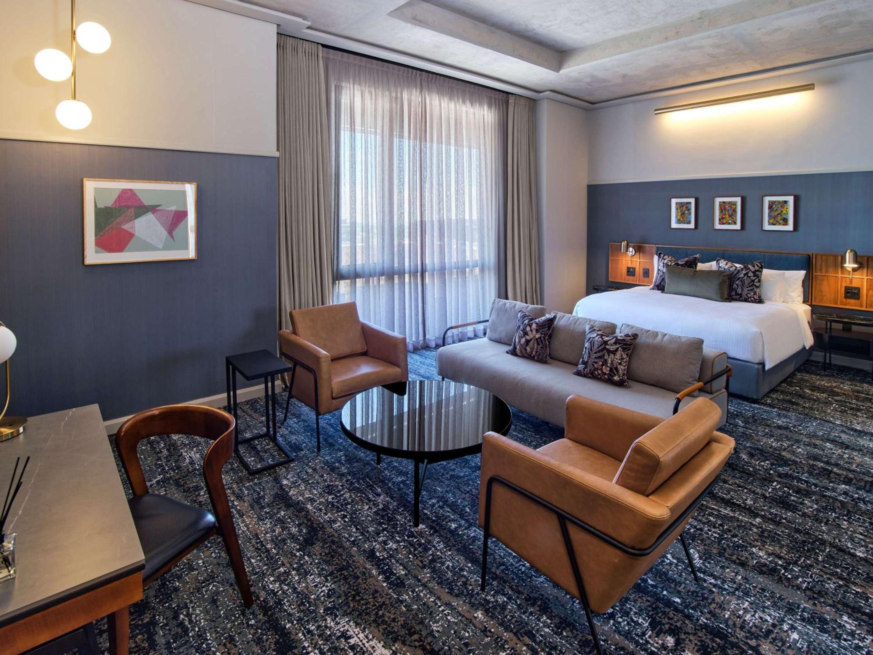 Headliner Suite