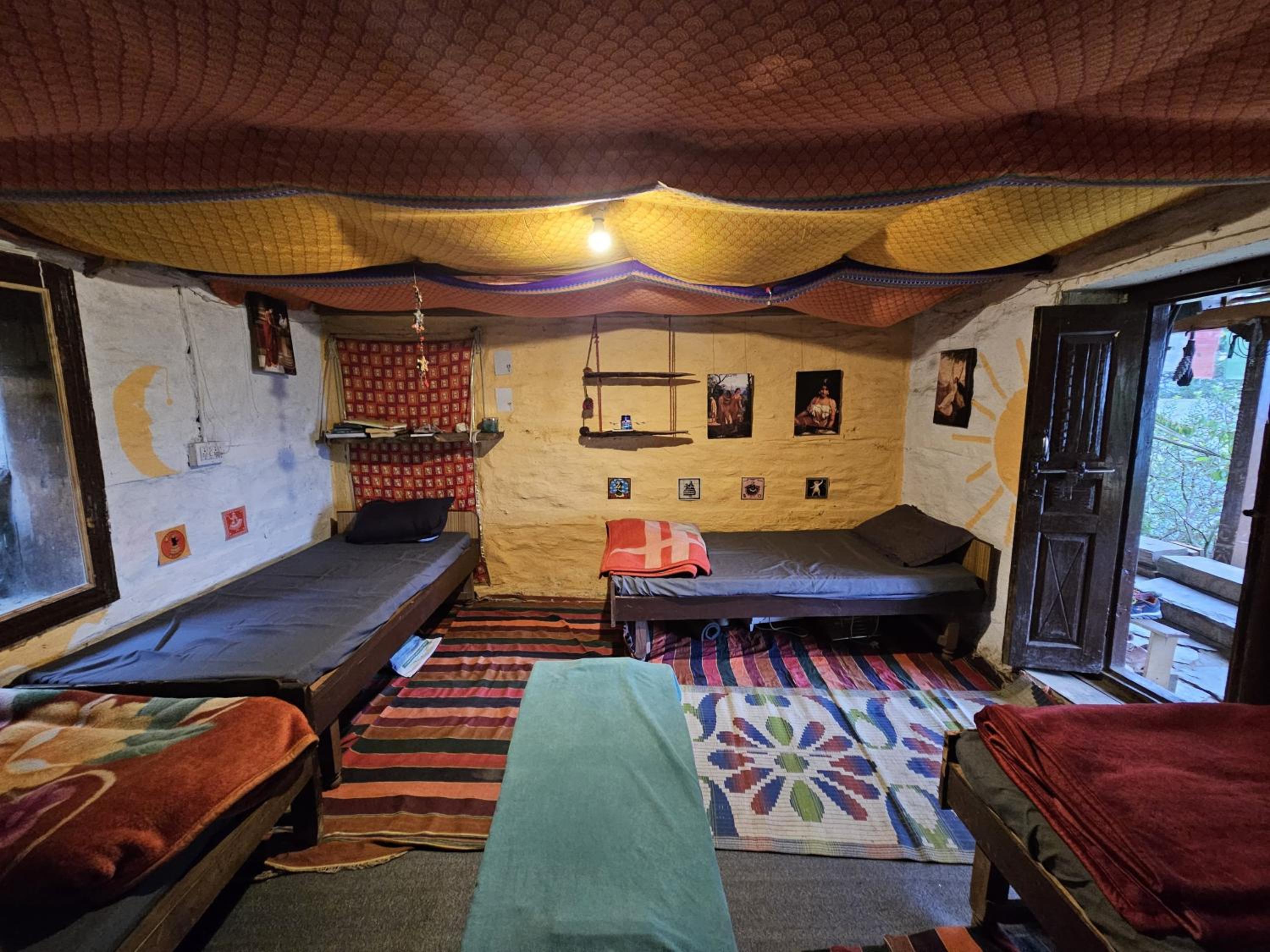 Bed in 4-Bed Female Dormitory Room photo 3