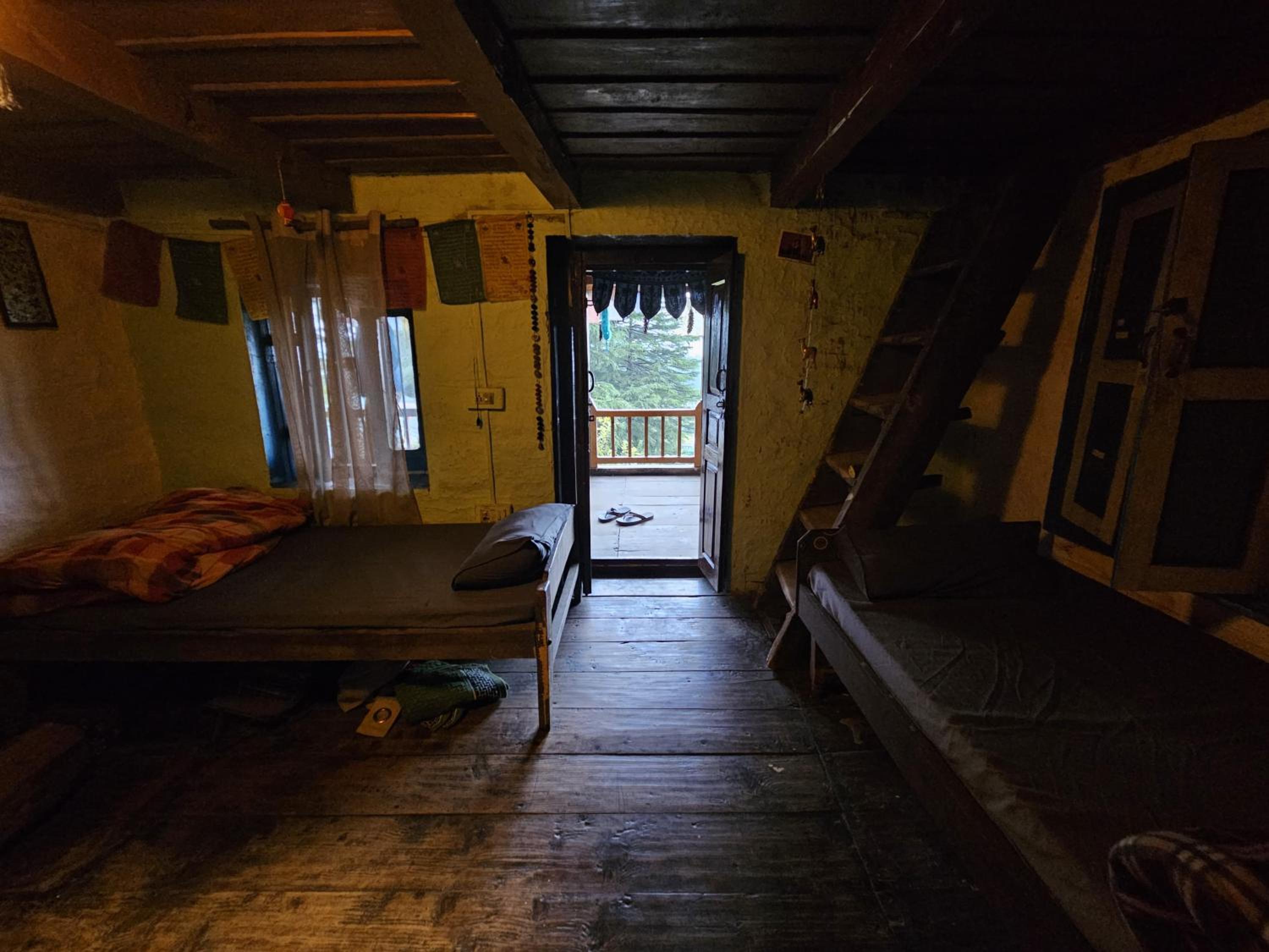 Bed in 4-Bed Male Dormitory Room photo 1