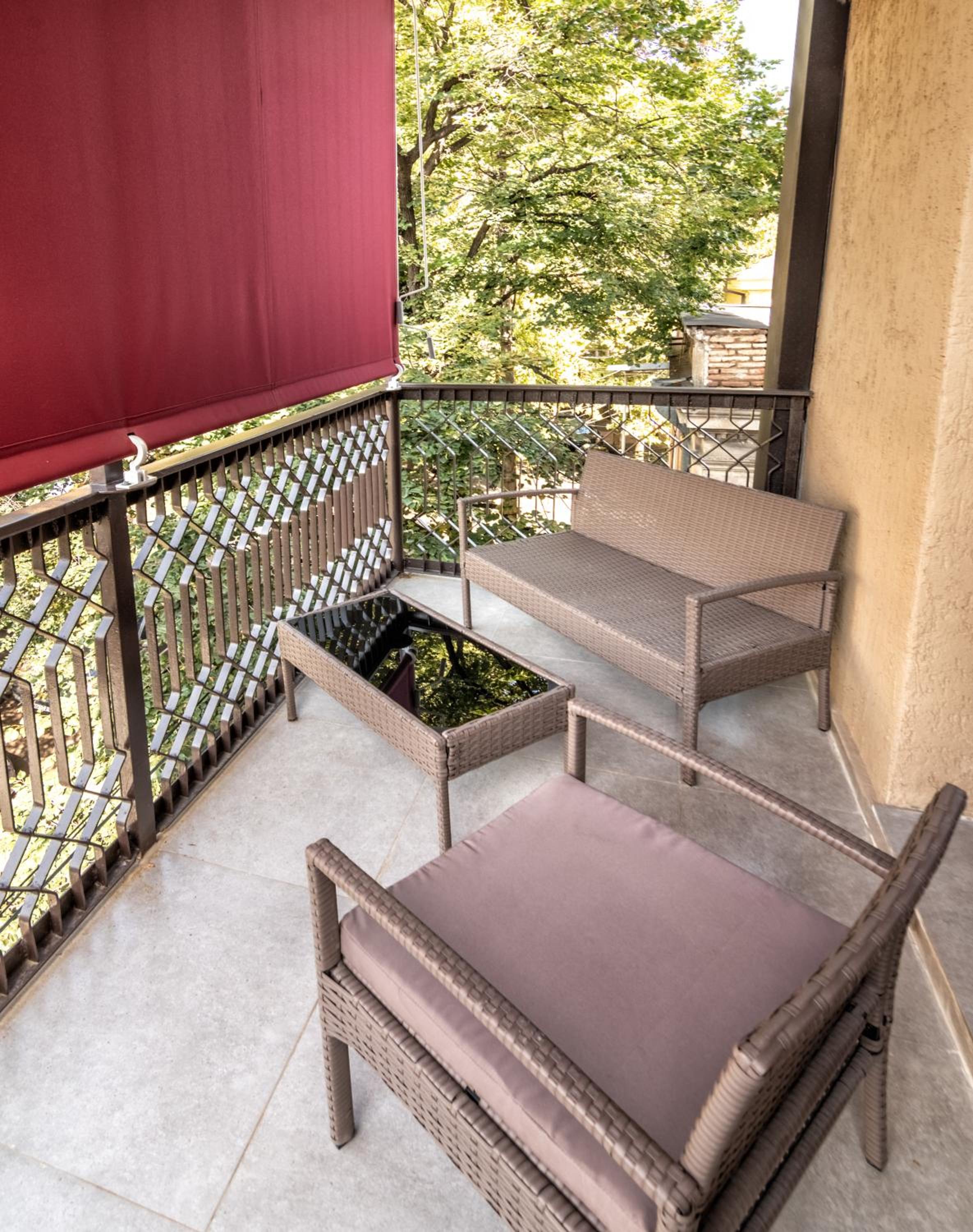 King Suite with Balcony photo 3