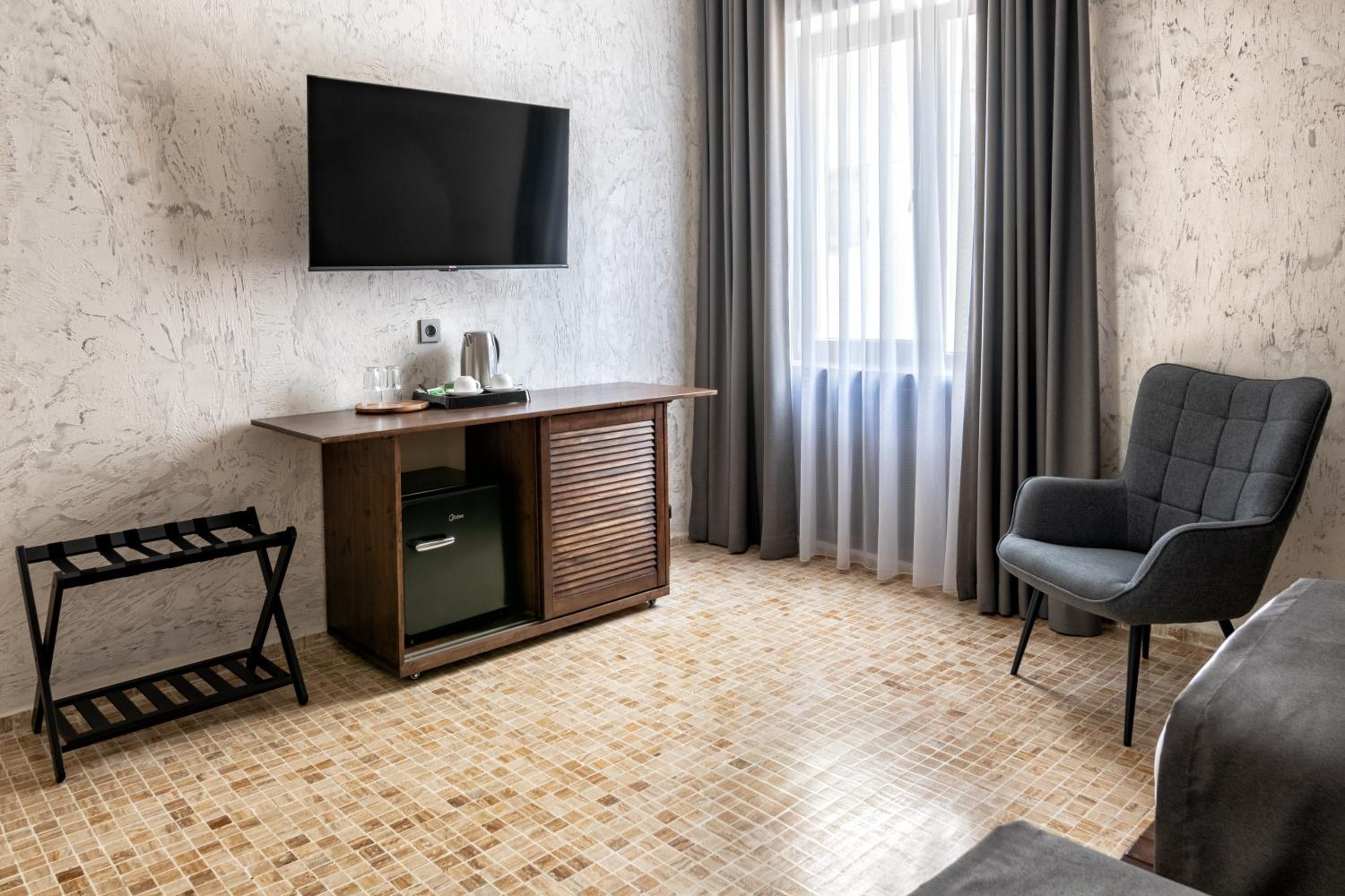 Budget Double Or Twin Room photo 3