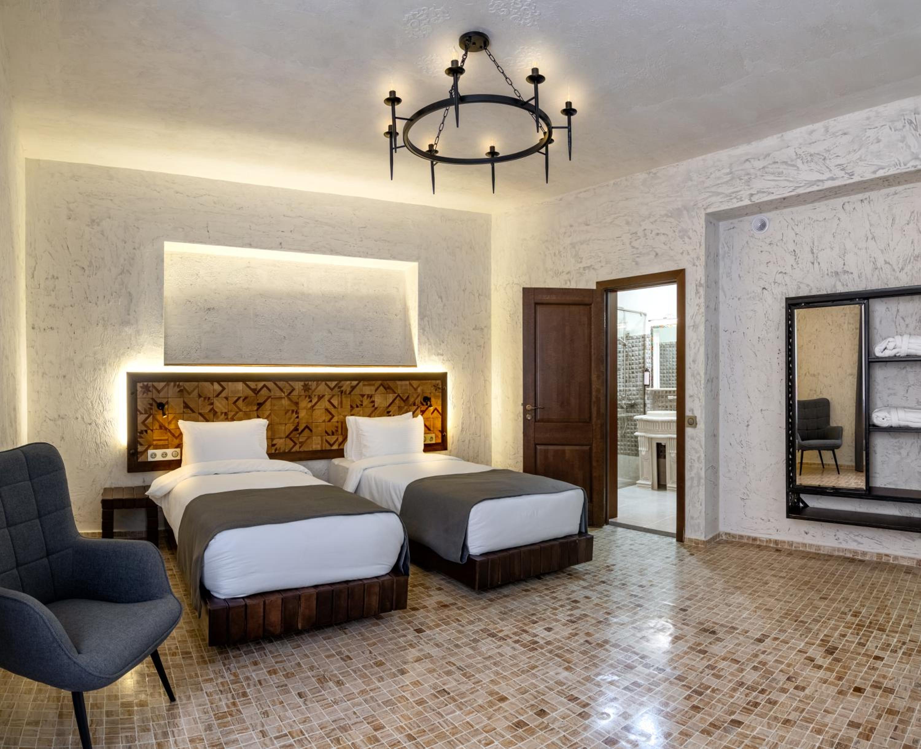 Budget Double Or Twin Room photo 2