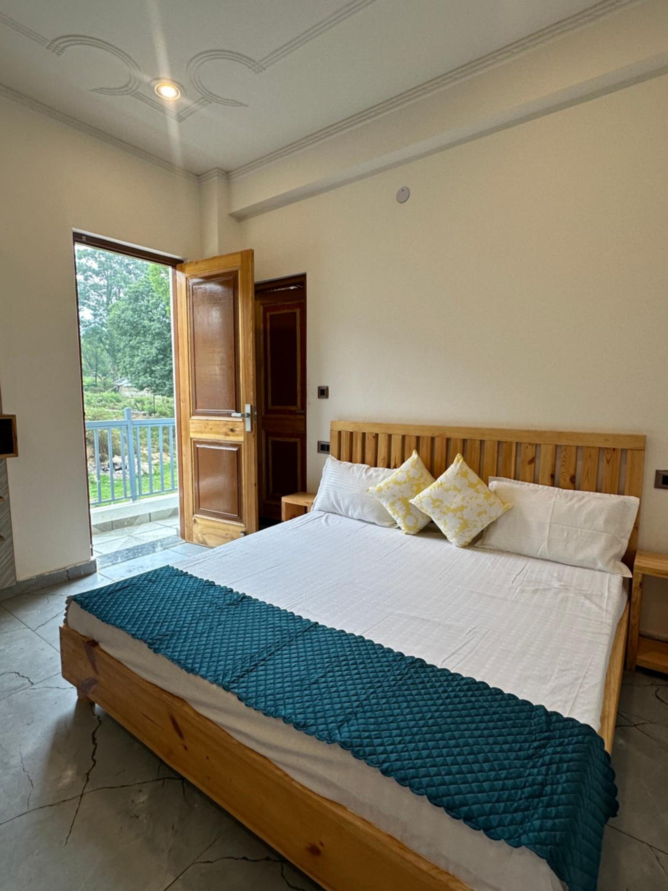 Double Room With Balcony photo 3