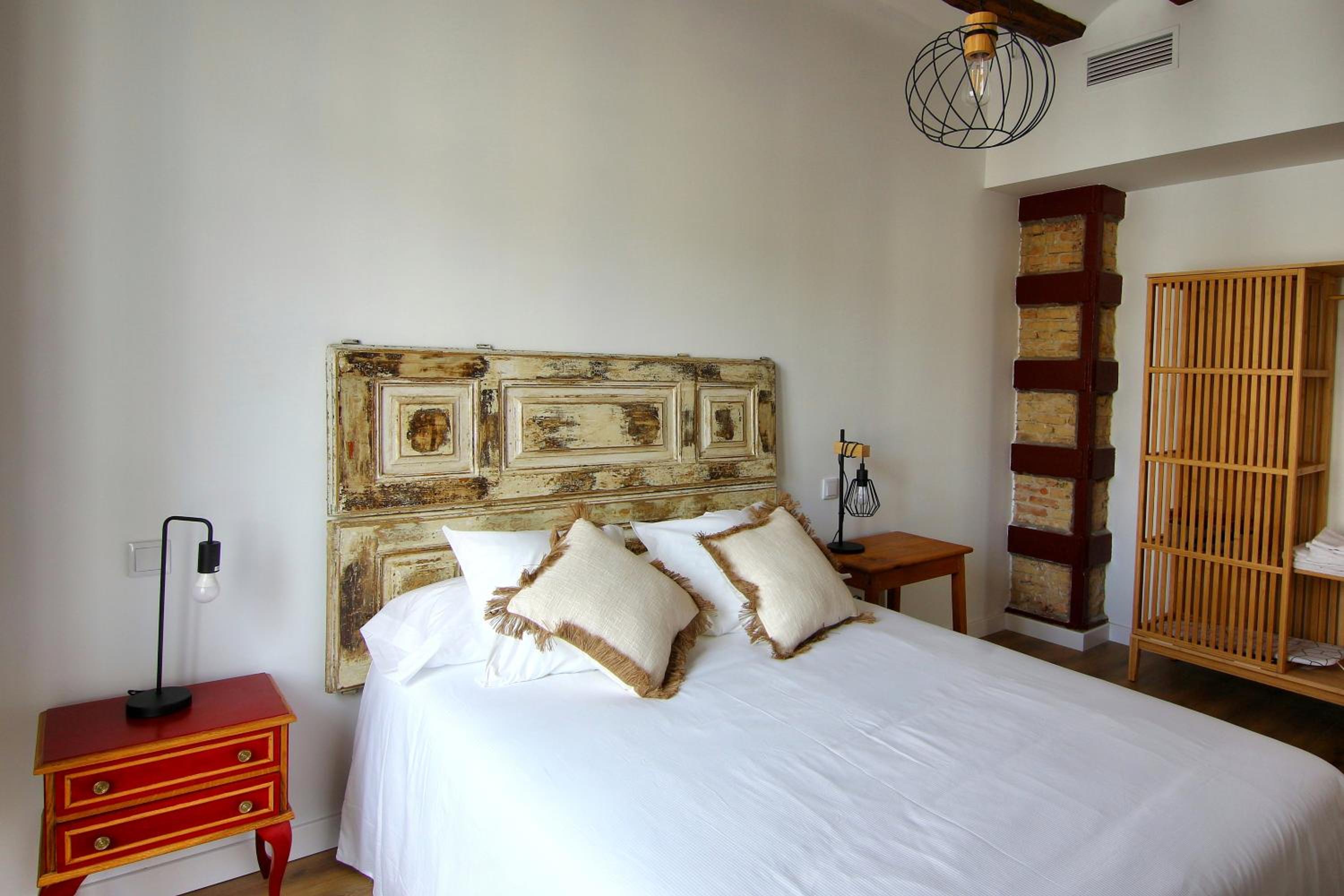 Two-Bedroom Deluxe Apartment with Balcony photo 2