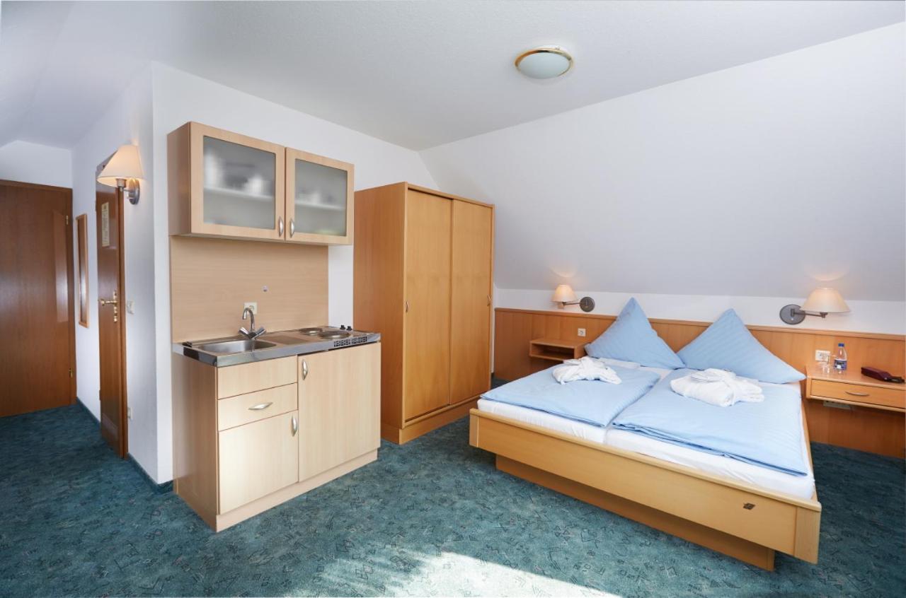 Double Room - Photo 11