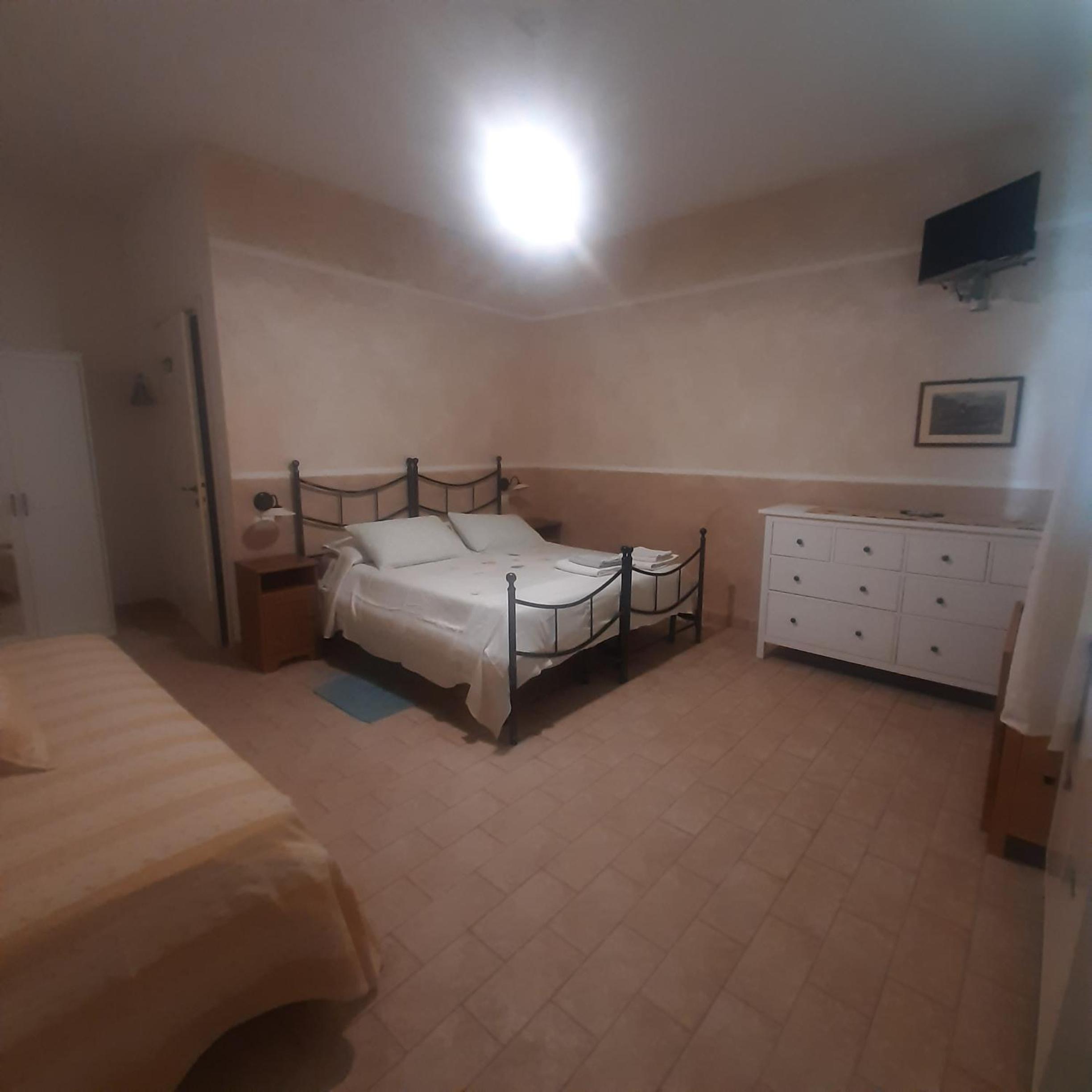 Triple Room with Private Bathroom photo 3