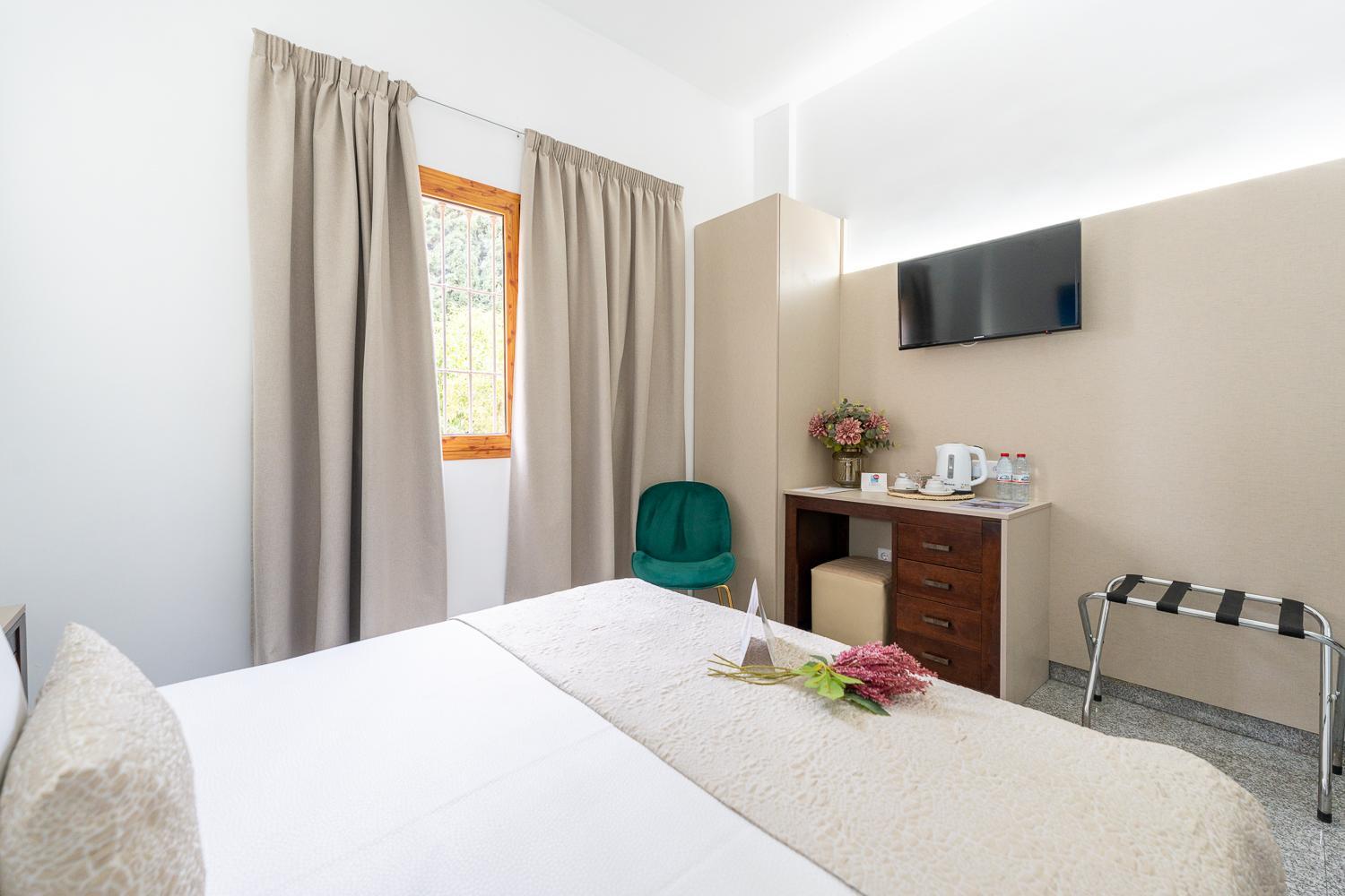 Double Room - Photo 4