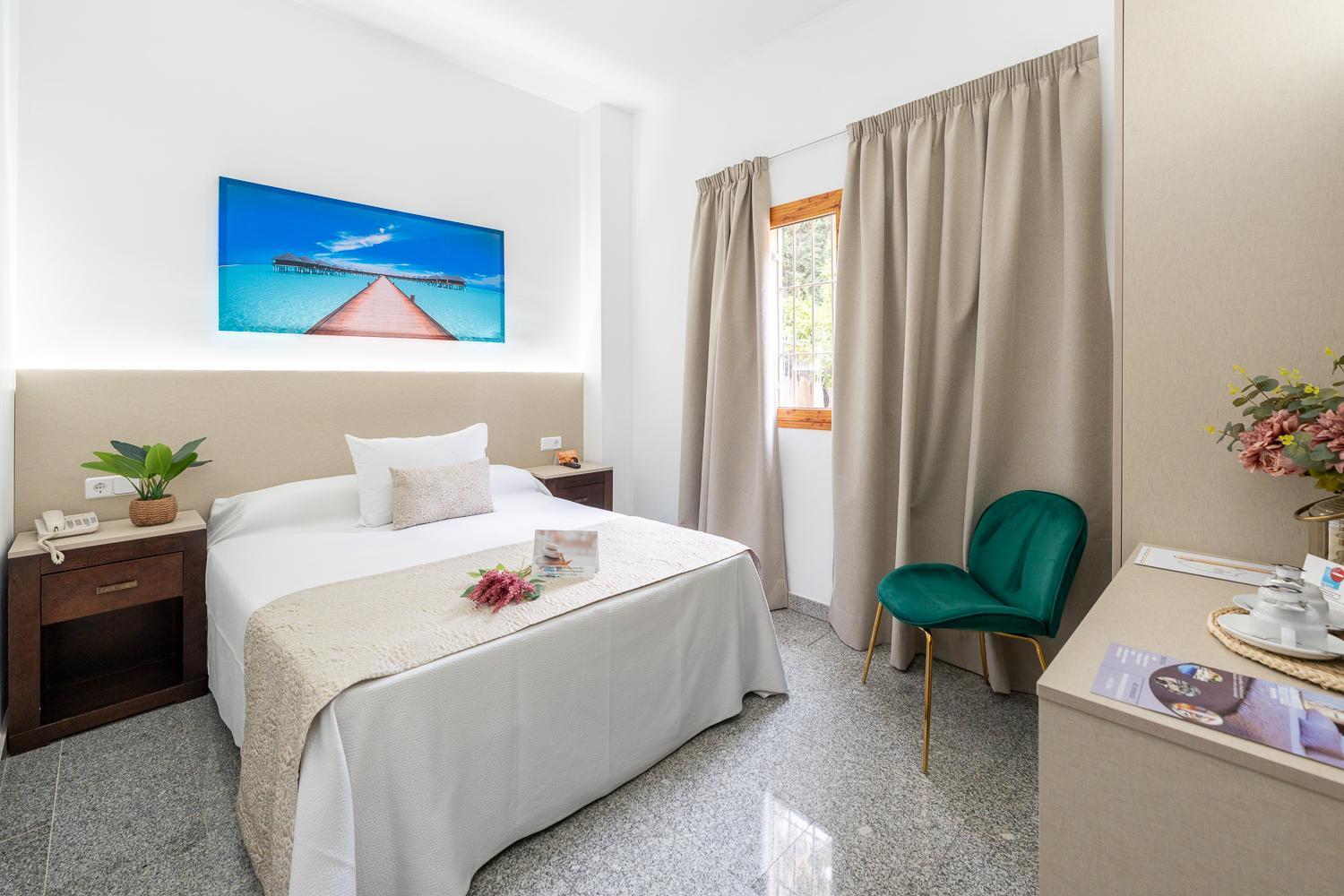 Double Room - Photo 12