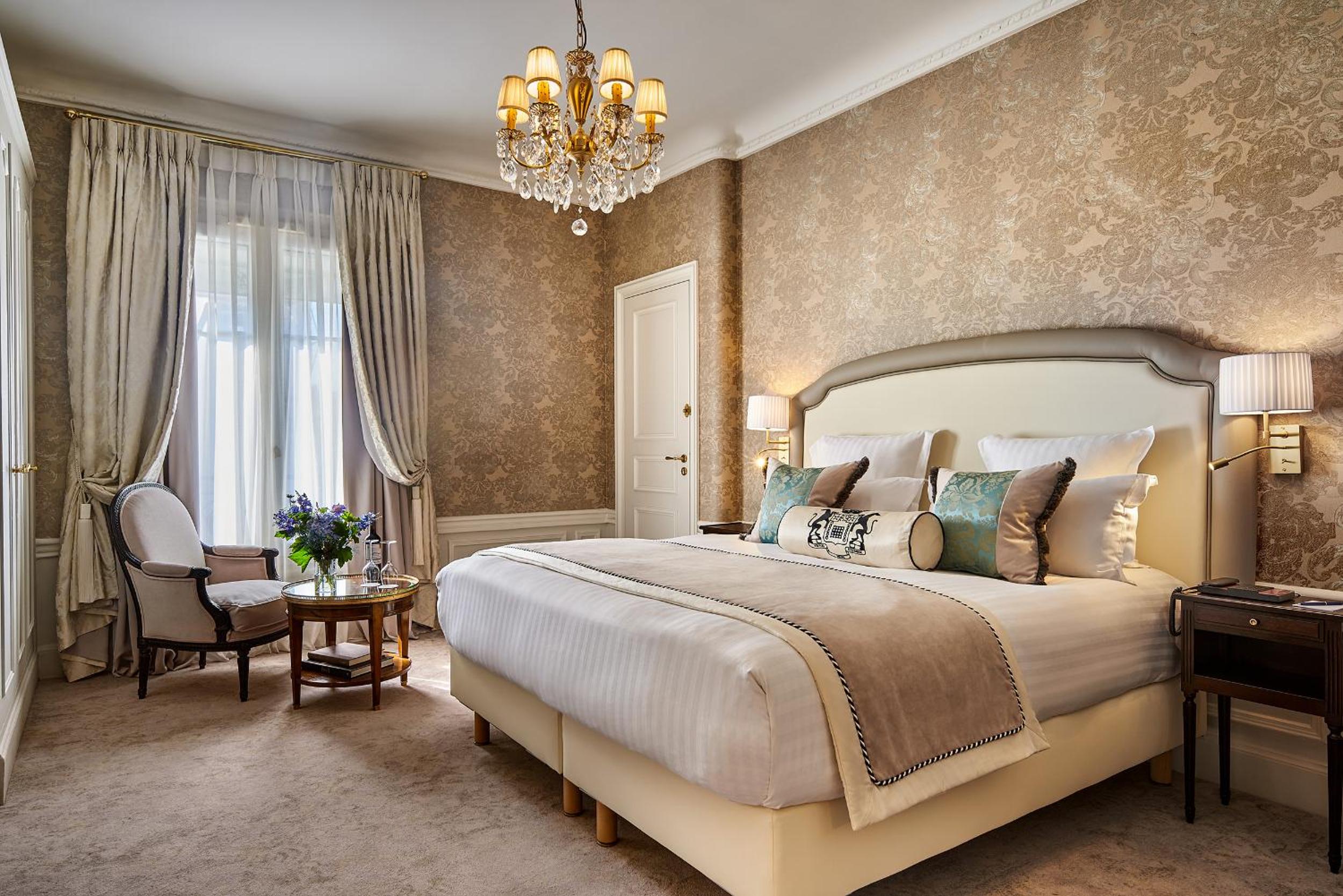 Executive room - rue de la Paix View