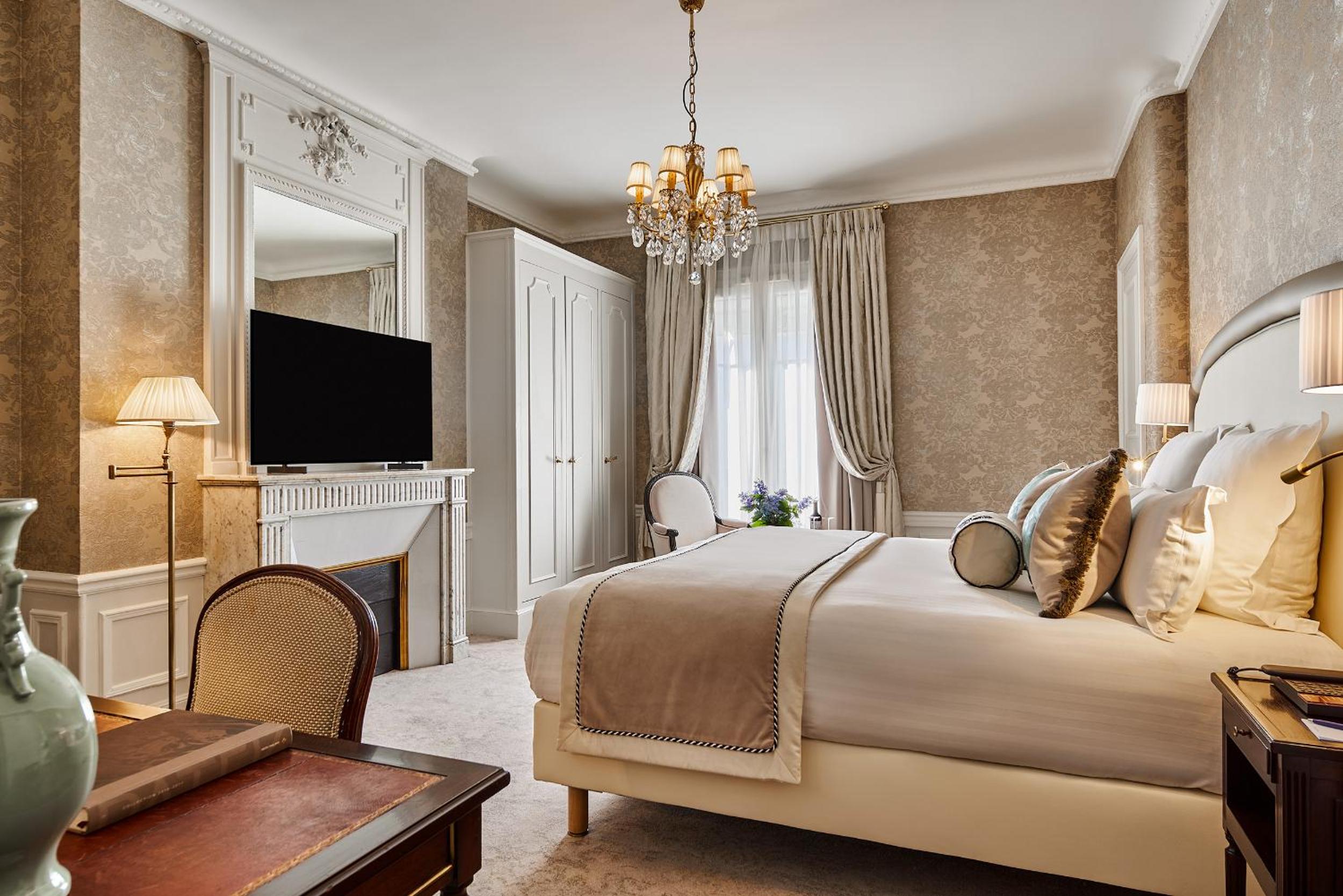 Executive room - rue de la Paix View