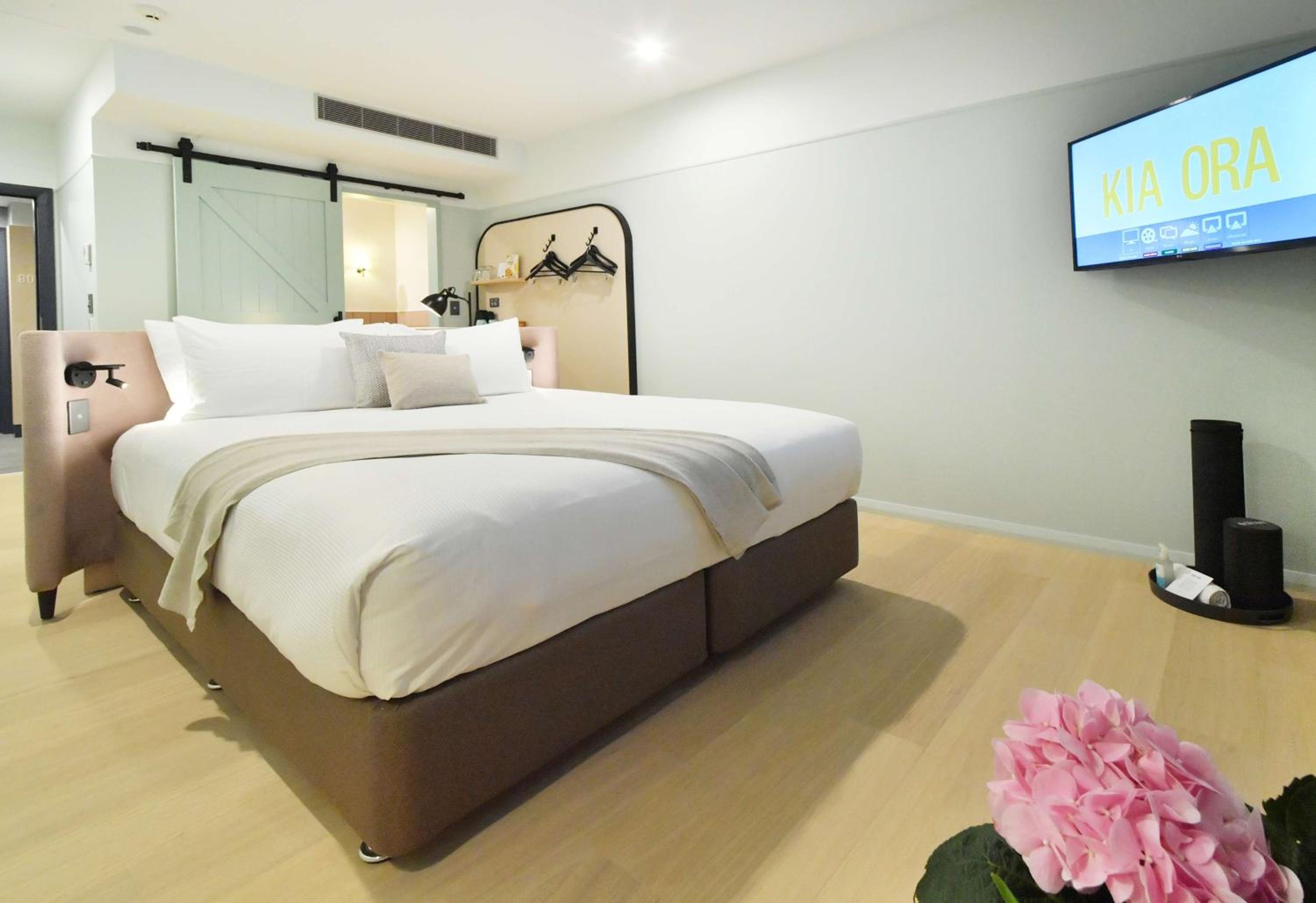 Premium Harbor View King - Photo 1