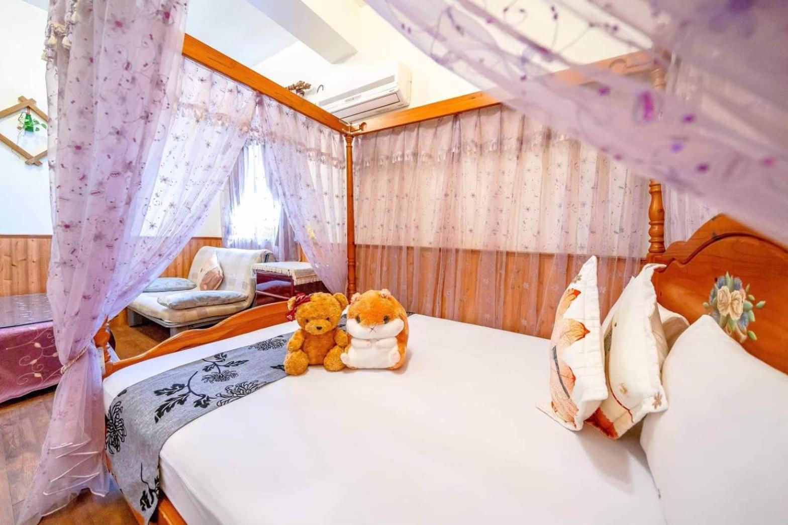 Two-Bedroom Suite - Photo 4