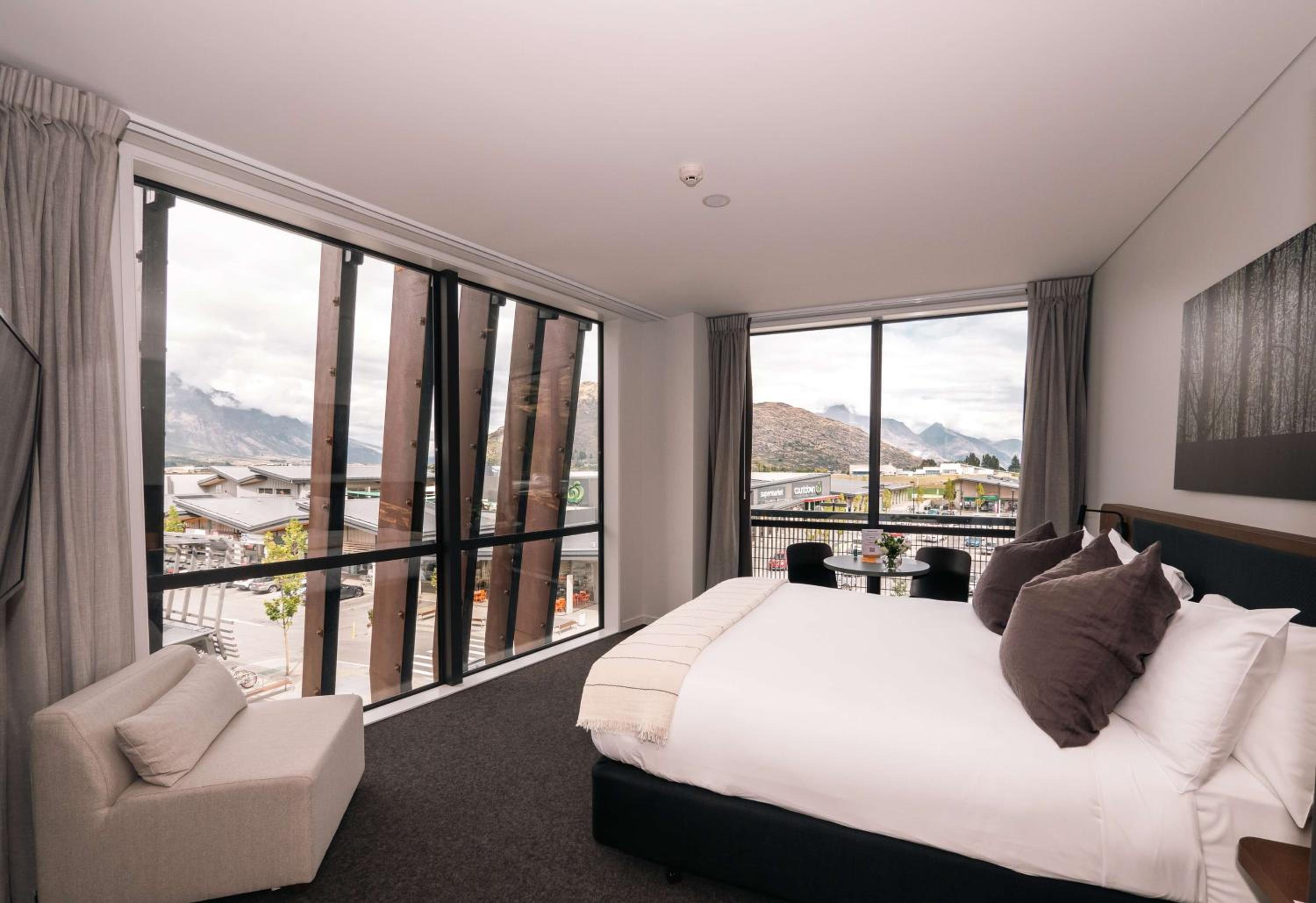 Remarkables View King - Photo 2