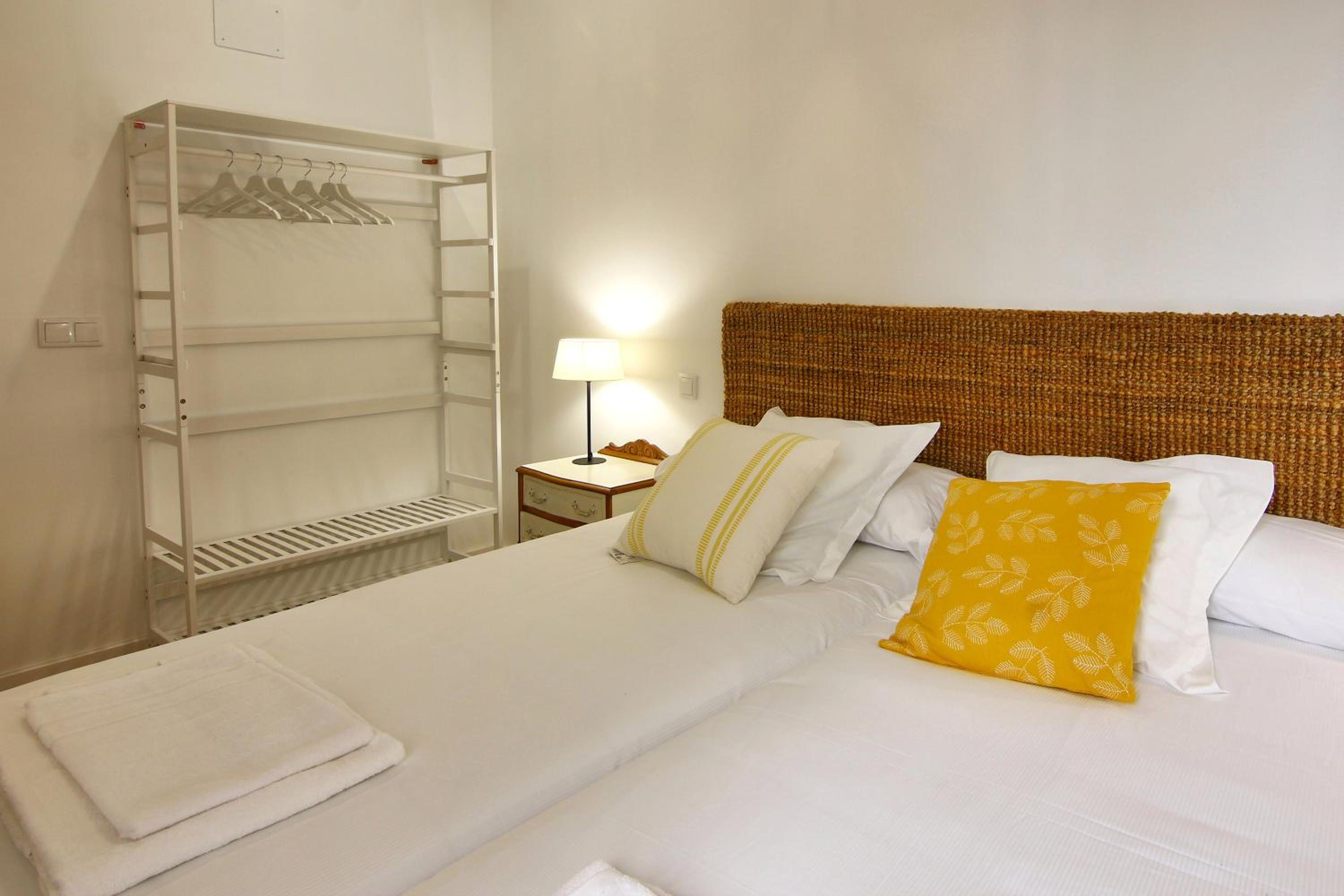 Two-Bedroom Deluxe Apartment with Balcony photo 3