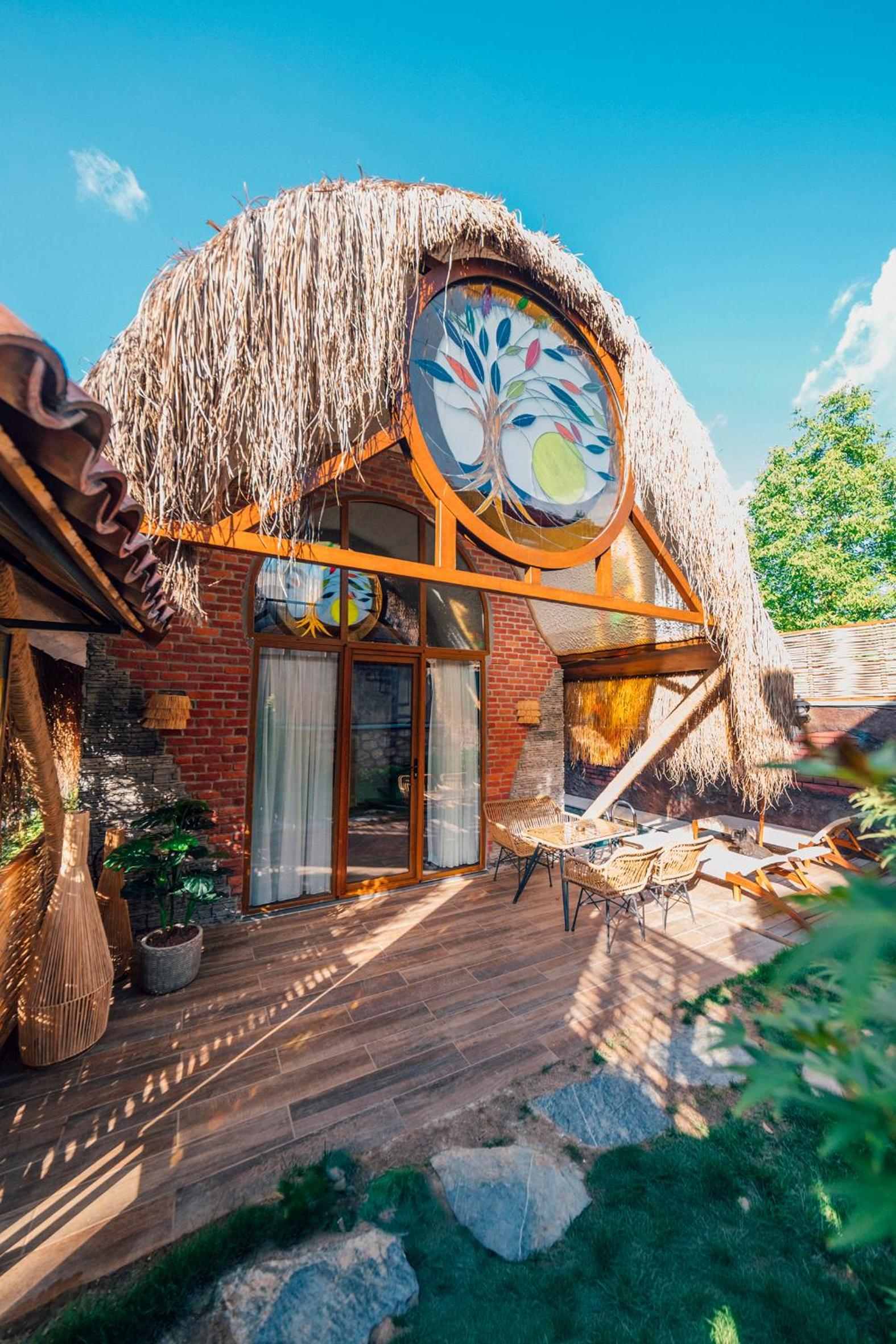 Villa photo 2