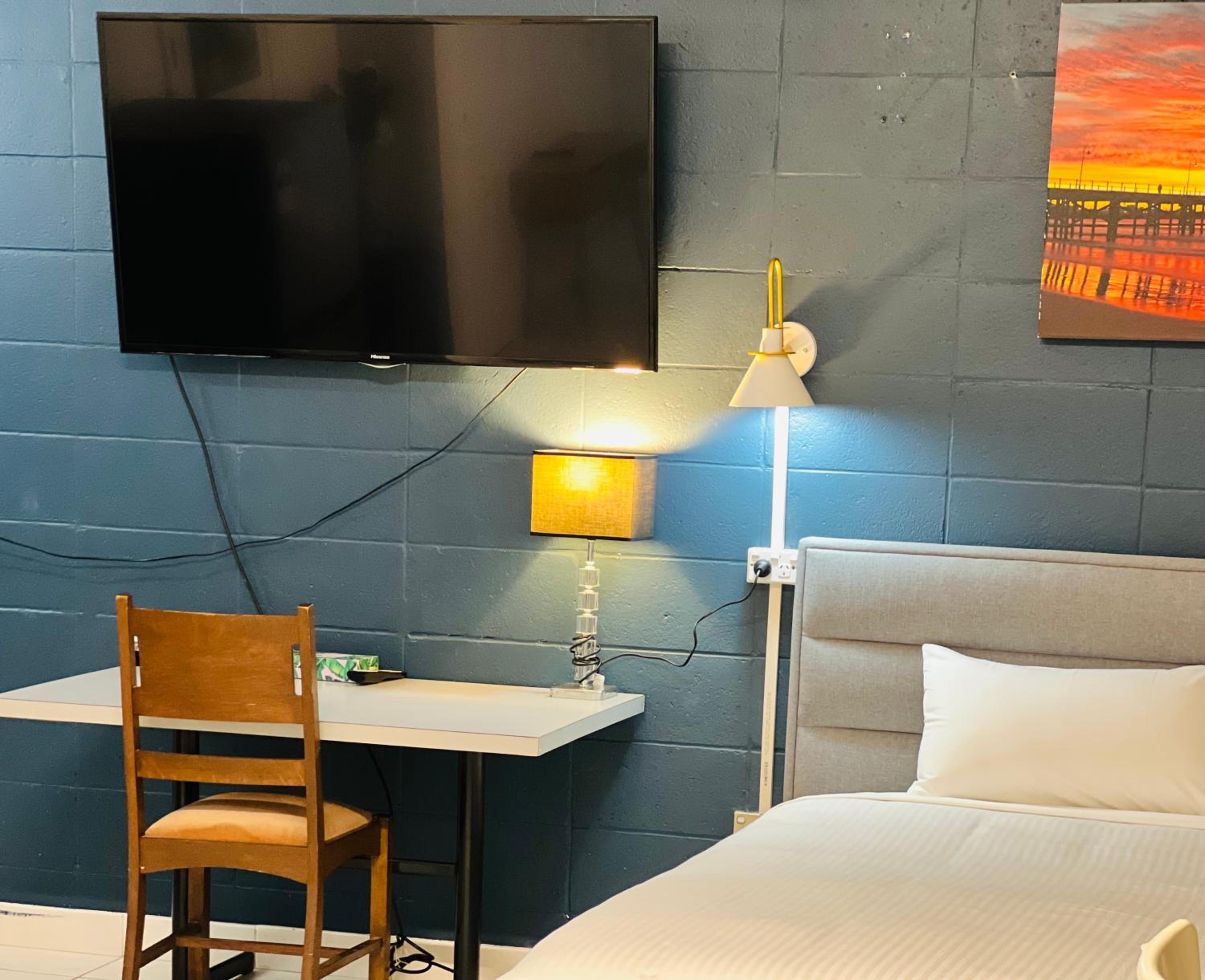 Premium King Suite - Not Pet Friendly - Photo 1