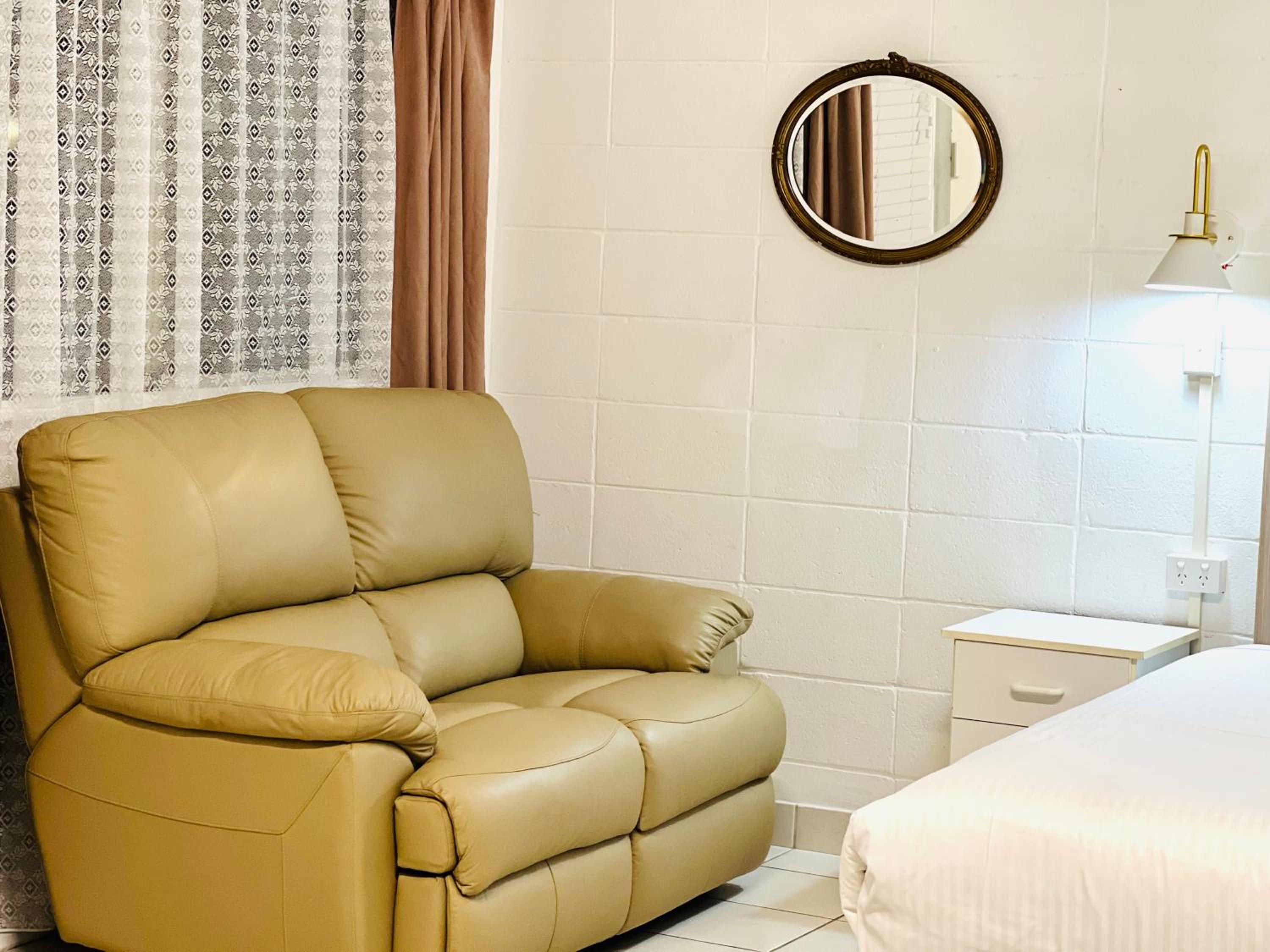 Premium King Suite - Not Pet Friendly - Photo 7