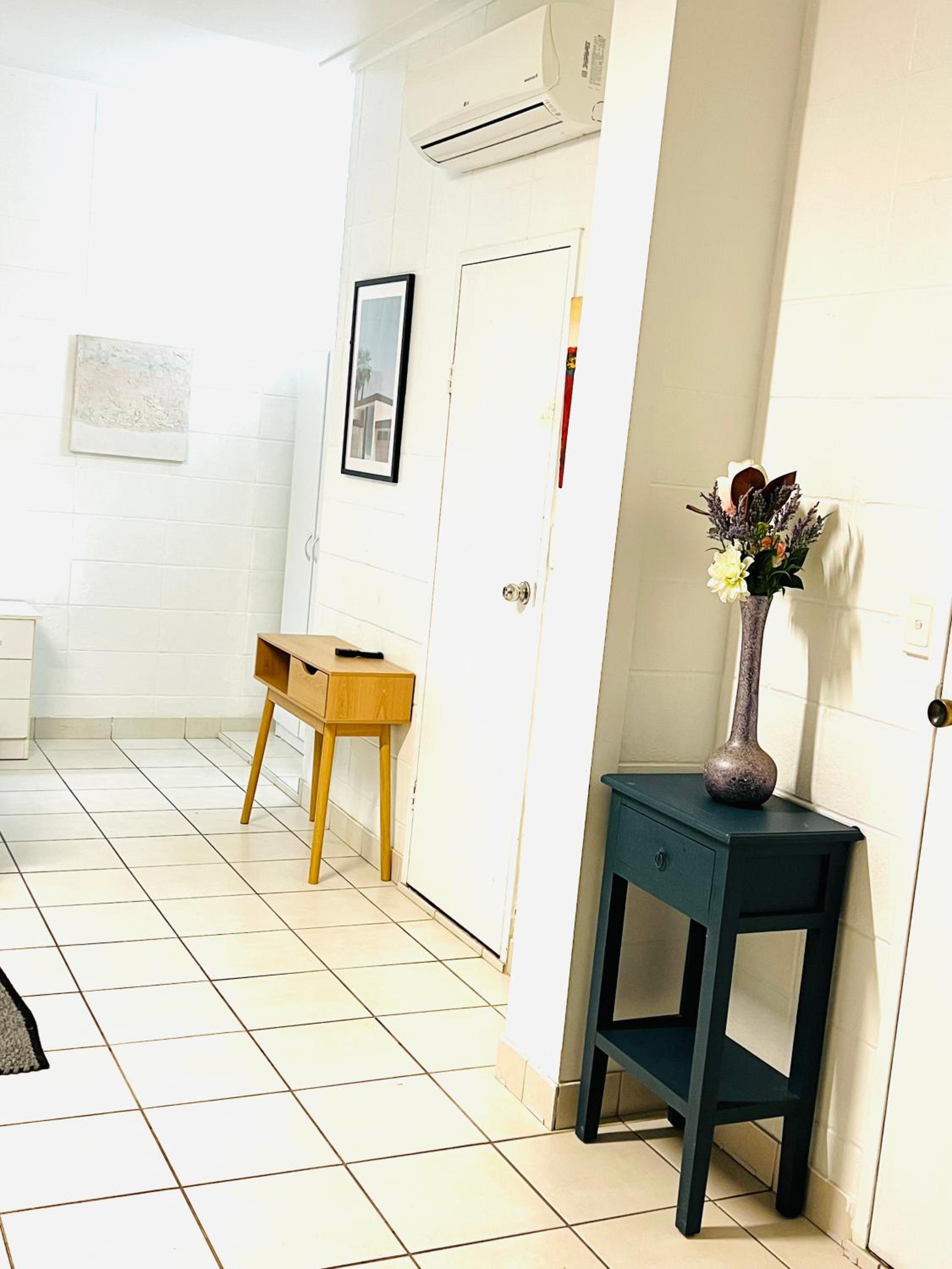 Premium King Suite - Not Pet Friendly - Photo 3