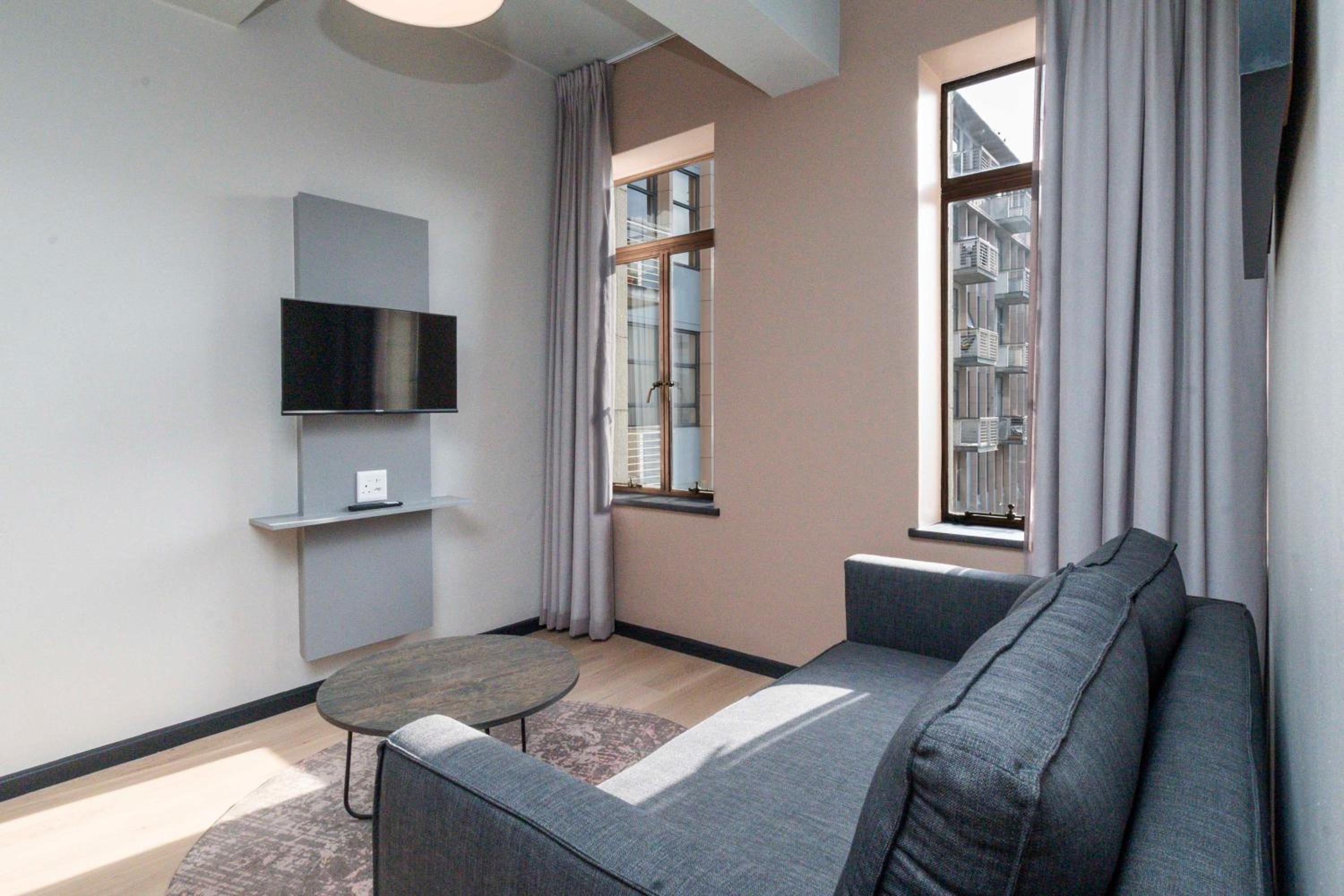 Two-Bedroom Superior Apartment - Photo 15