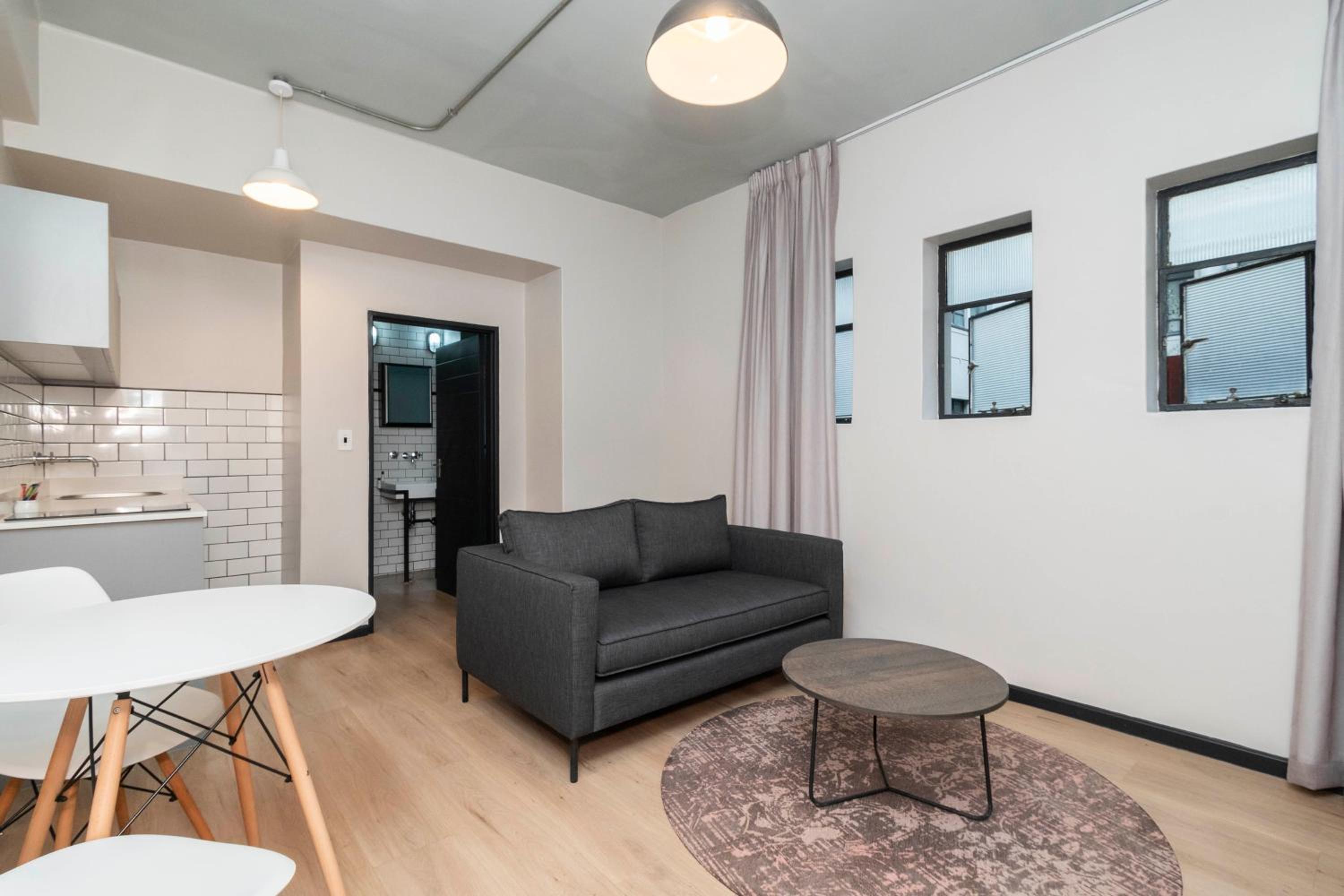 One-Bedroom Apartment - Photo 5