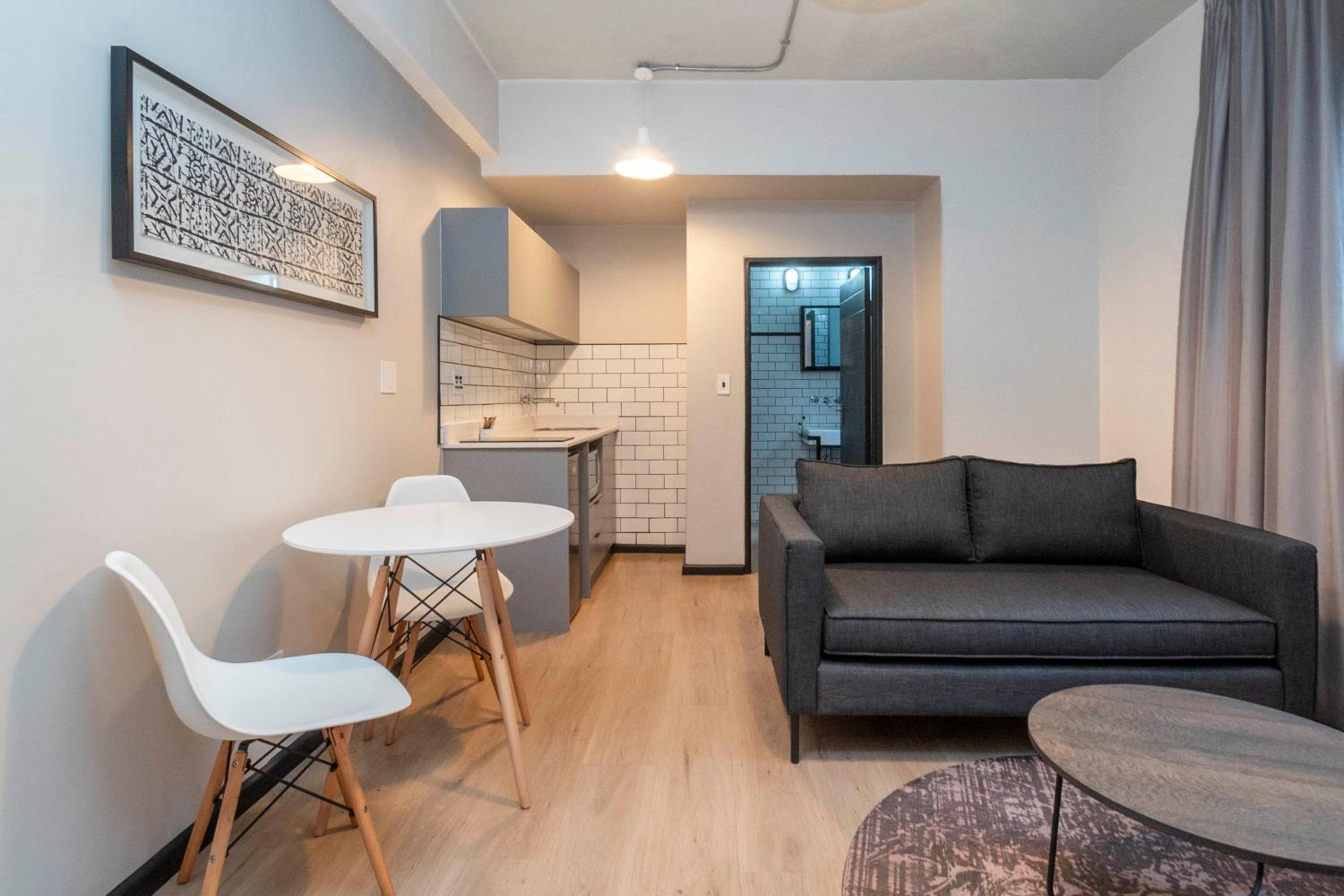 One-Bedroom Apartment - Photo 2
