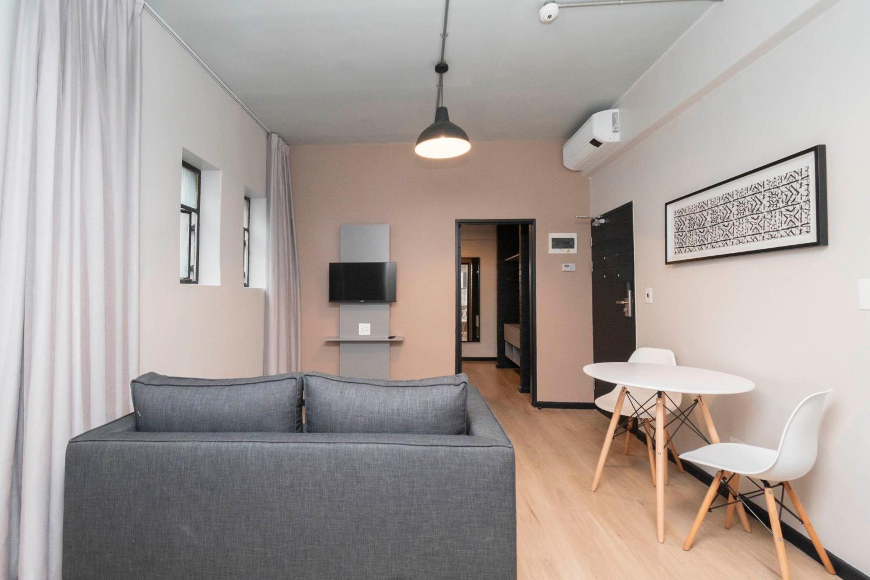 One-Bedroom Apartment - Photo 7