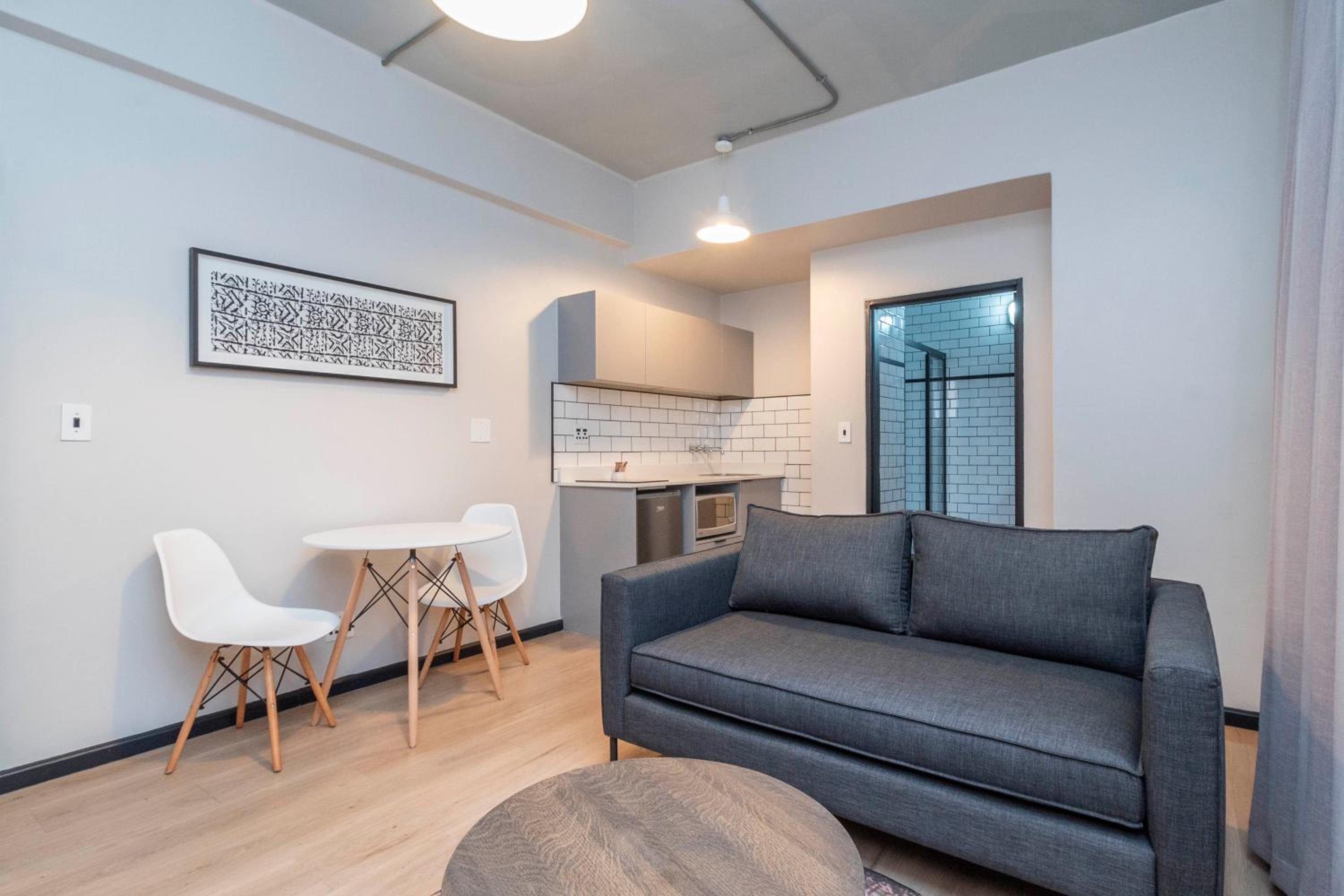One-Bedroom Apartment - Photo 3