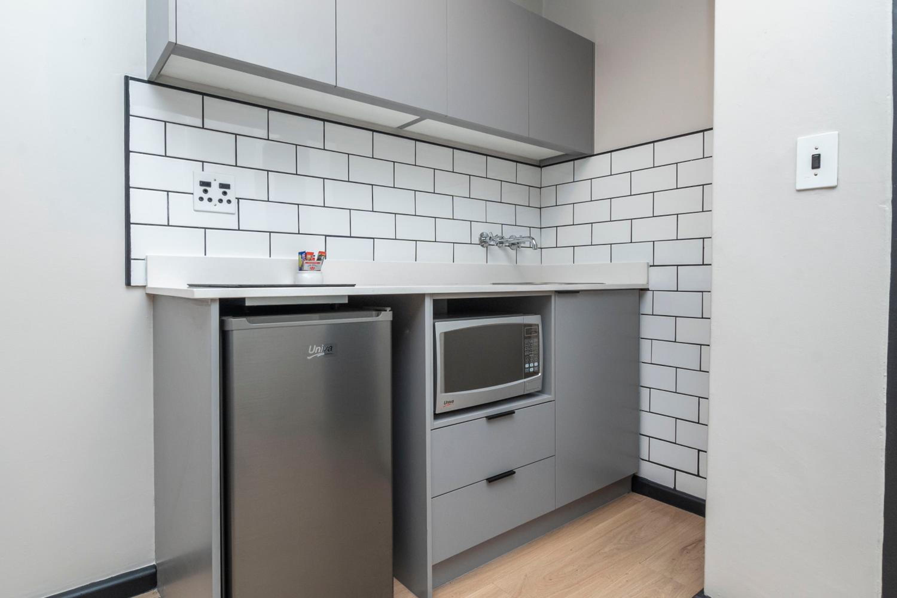 One-Bedroom Apartment - Photo 8