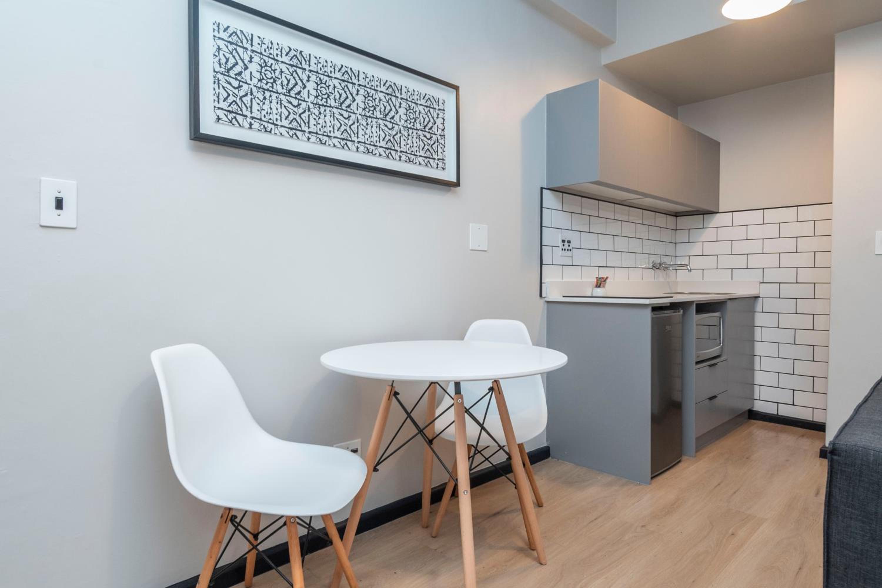 One-Bedroom Apartment - Photo 16