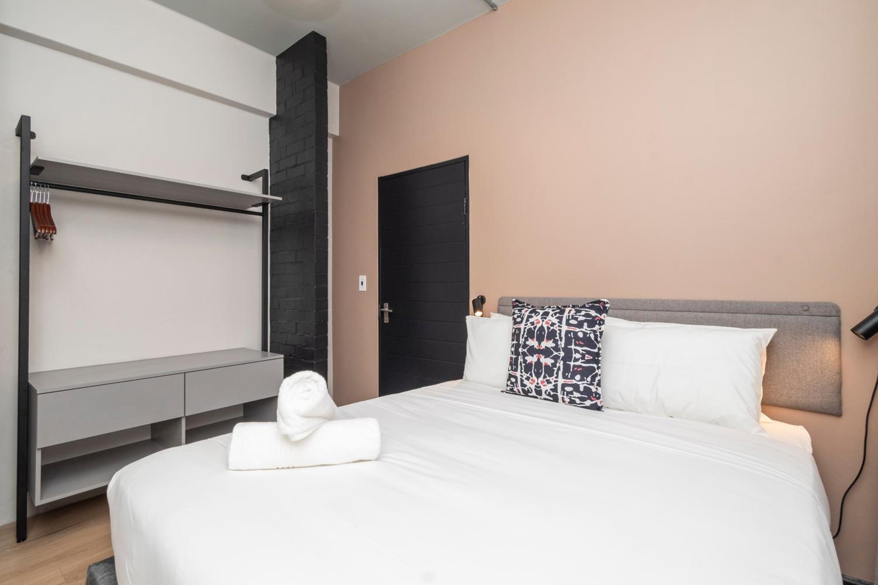 One-Bedroom Apartment - Photo 15