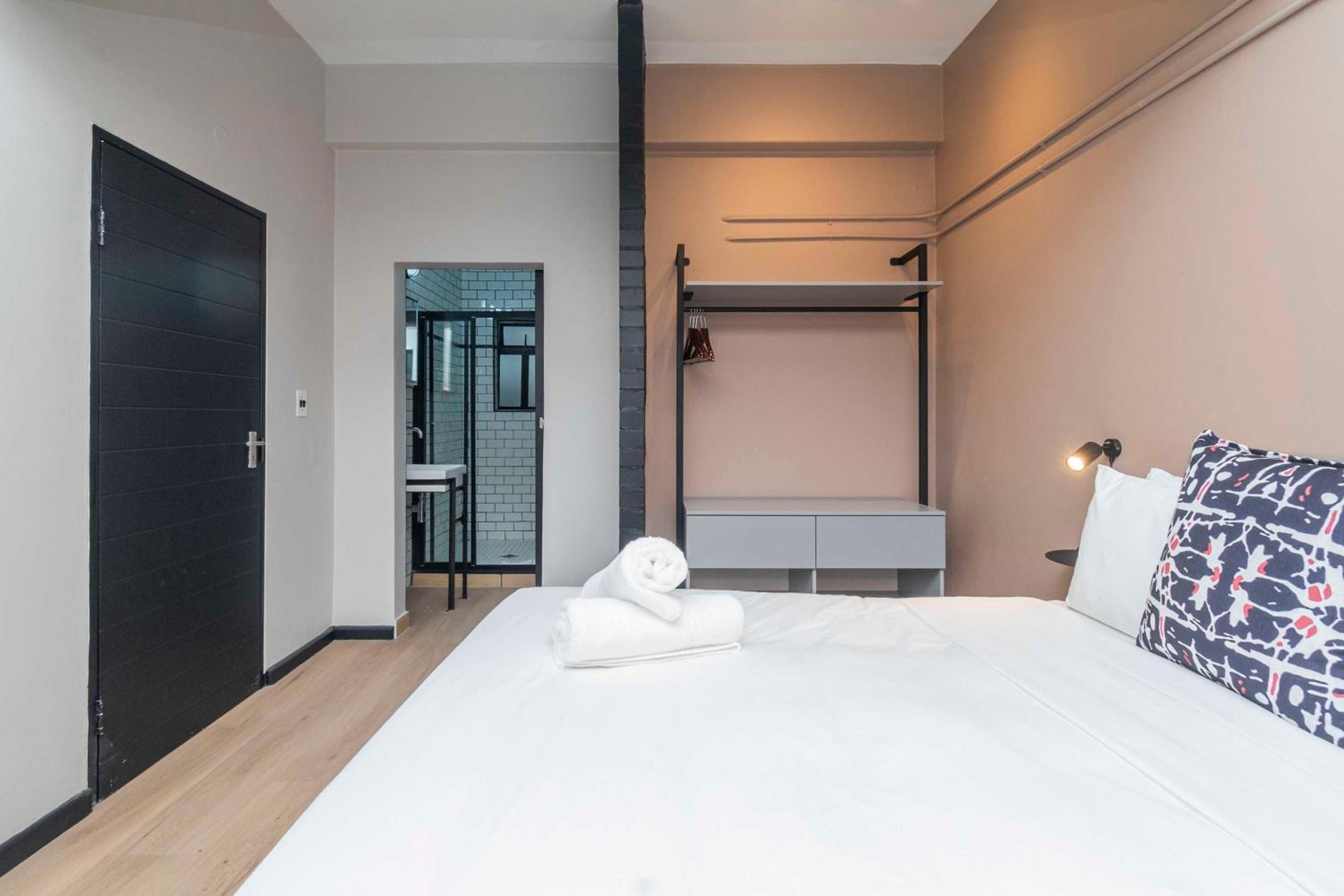 One-Bedroom Apartment - Photo 12